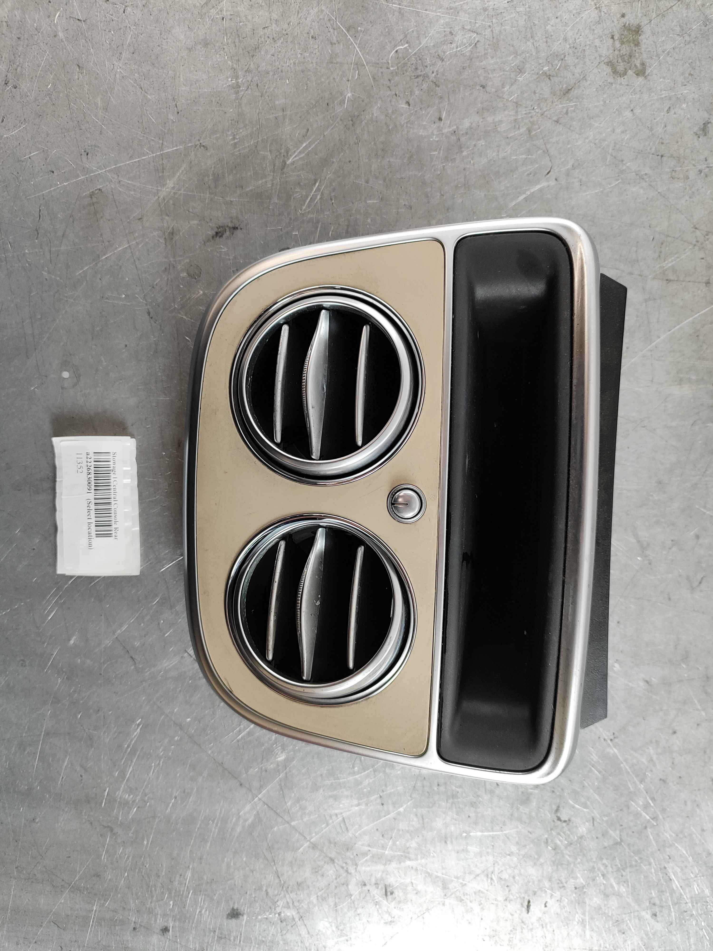 Stowage | Central Console Rear