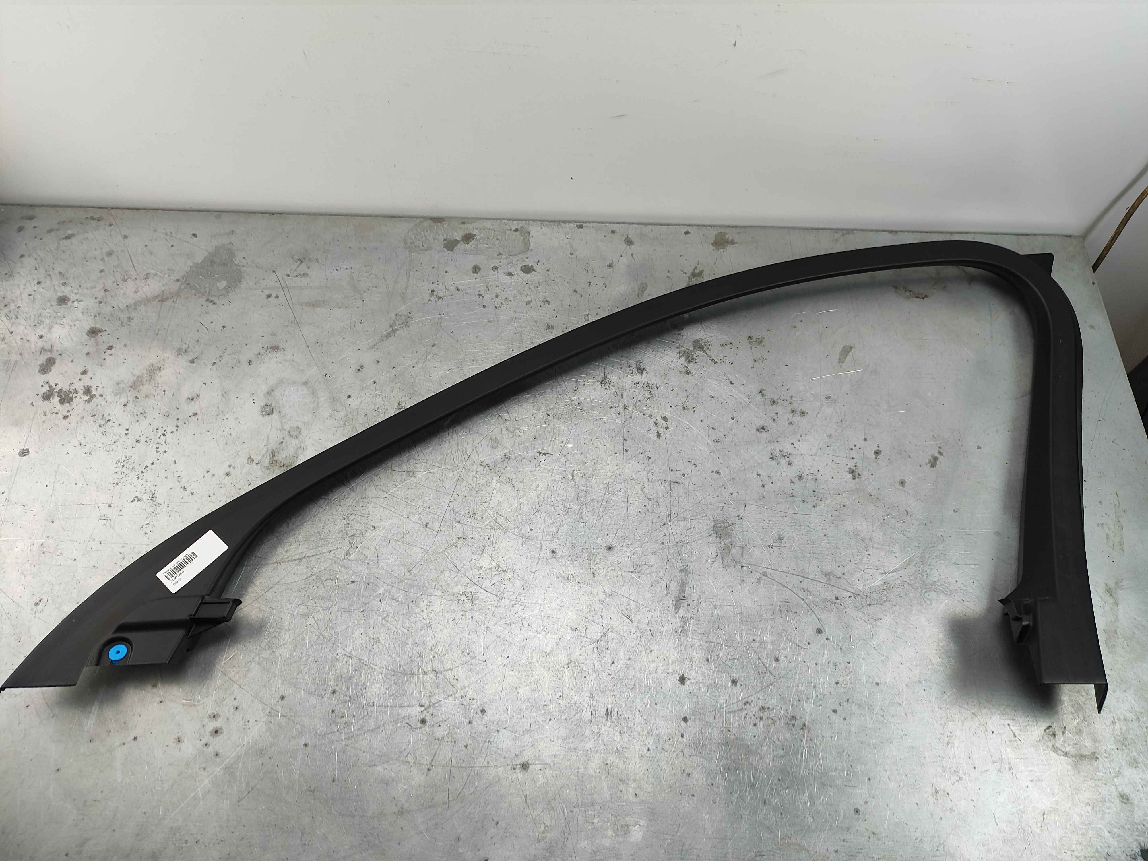 Door arch front right