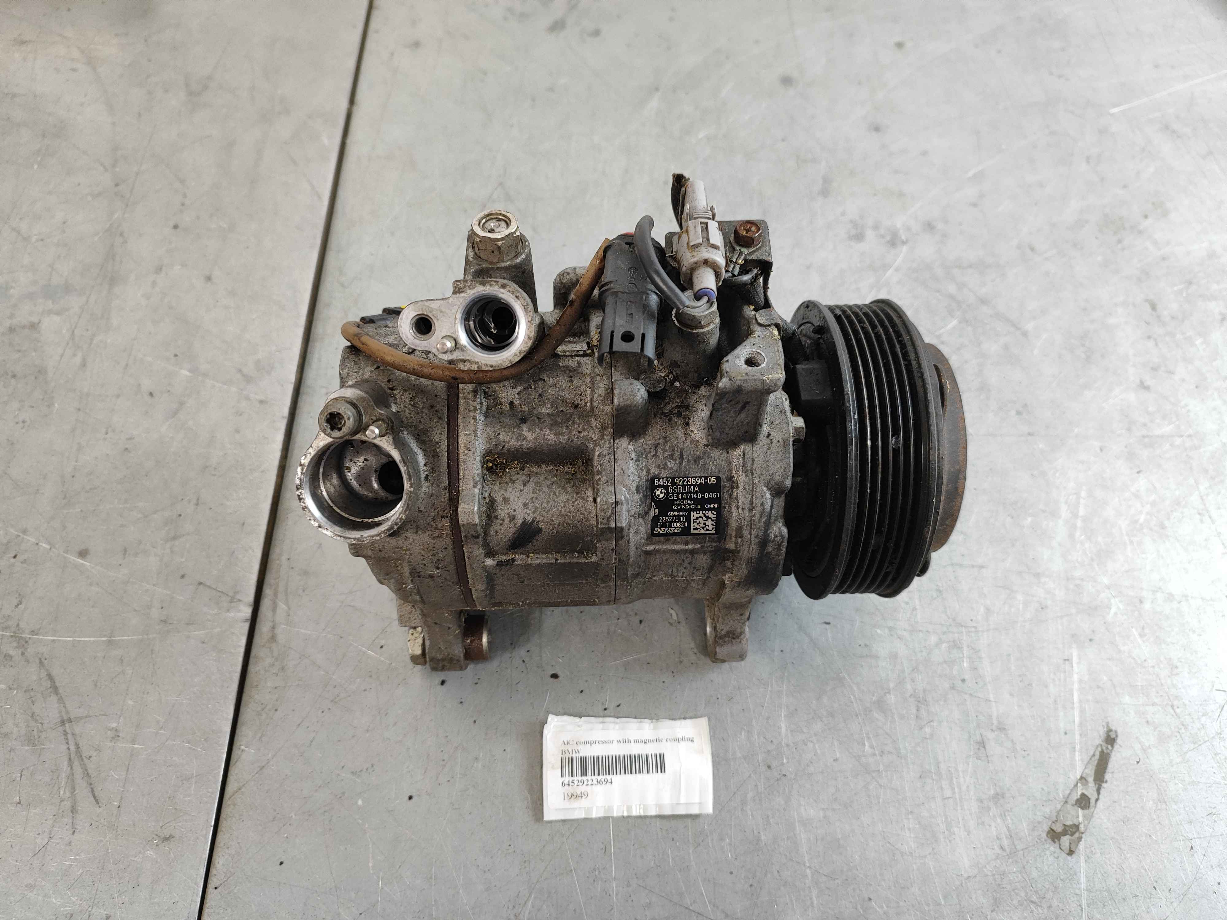 A|C compressor with magnetic coupling BMW