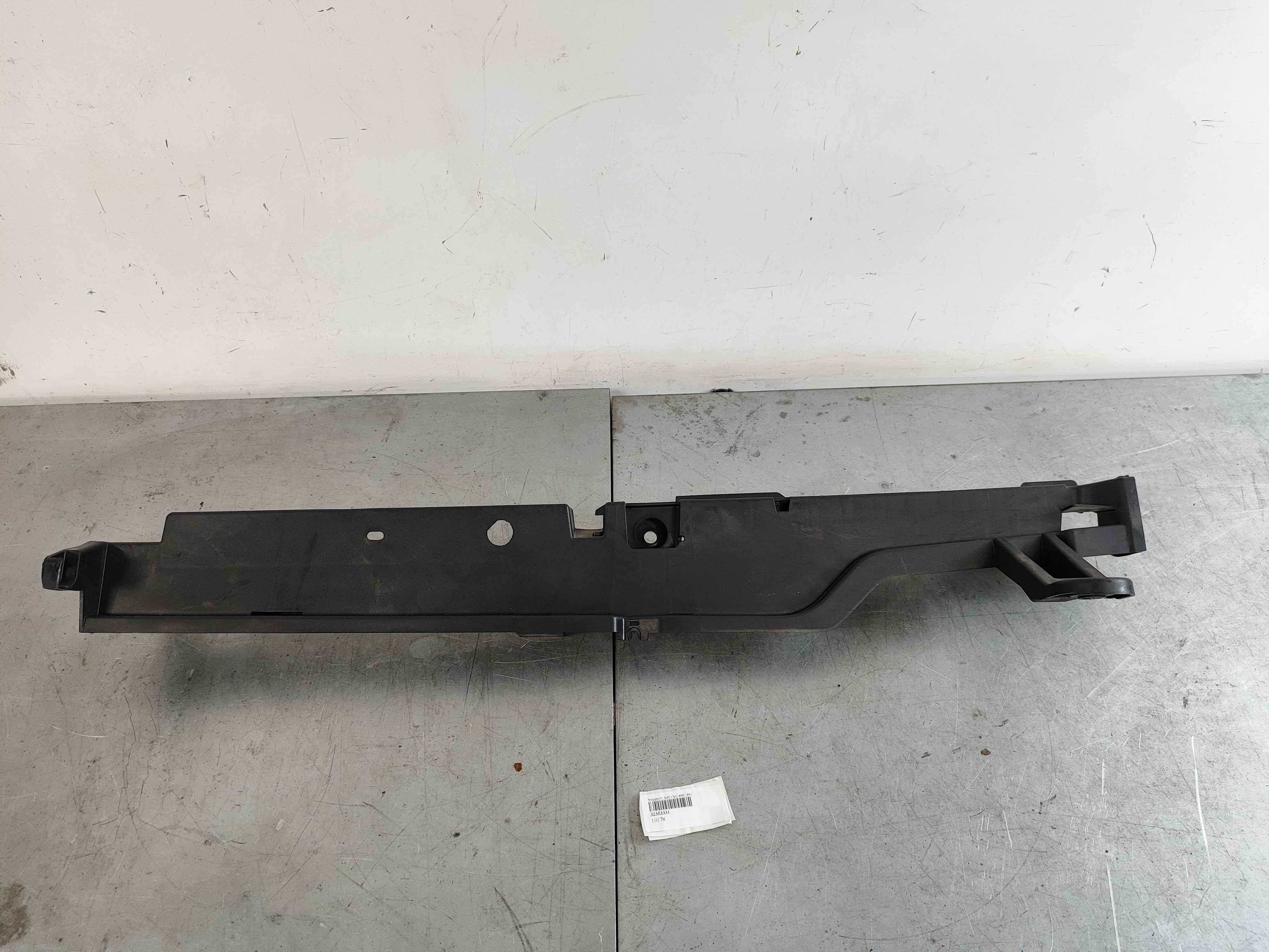 Support, left (XC40|C40)