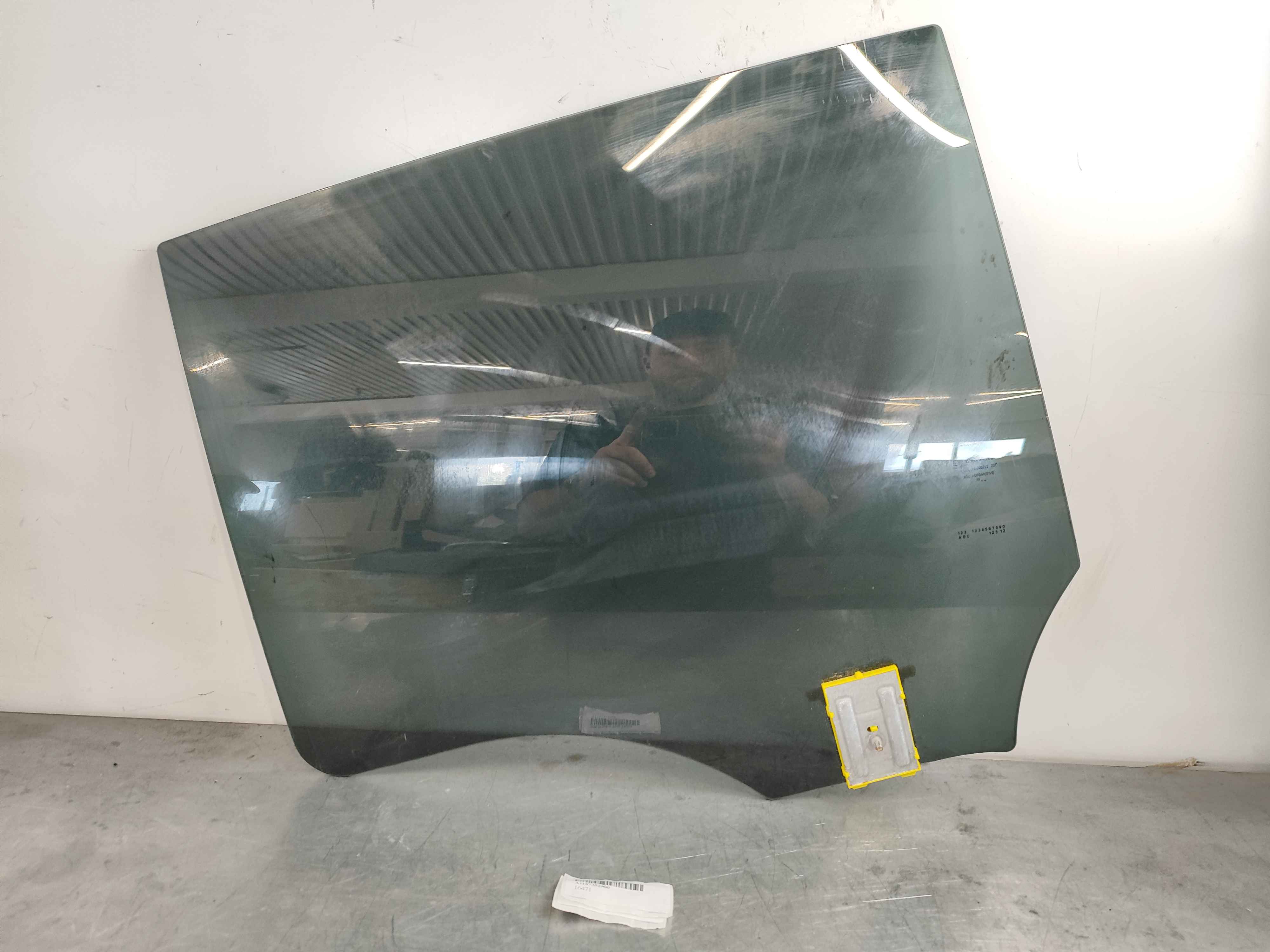 Side Window Pane Tinted