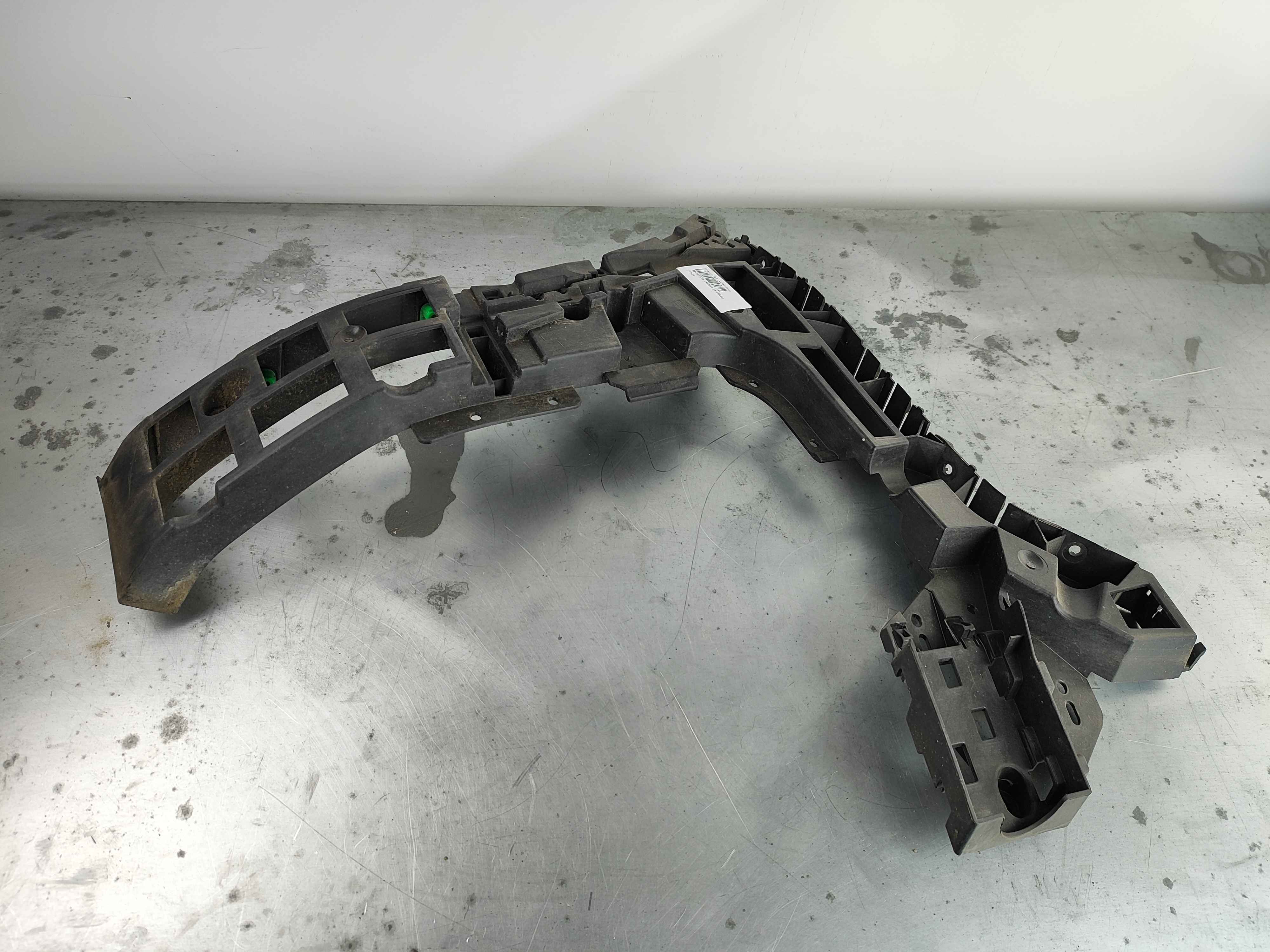 Bracket, left (XC90 (16-))