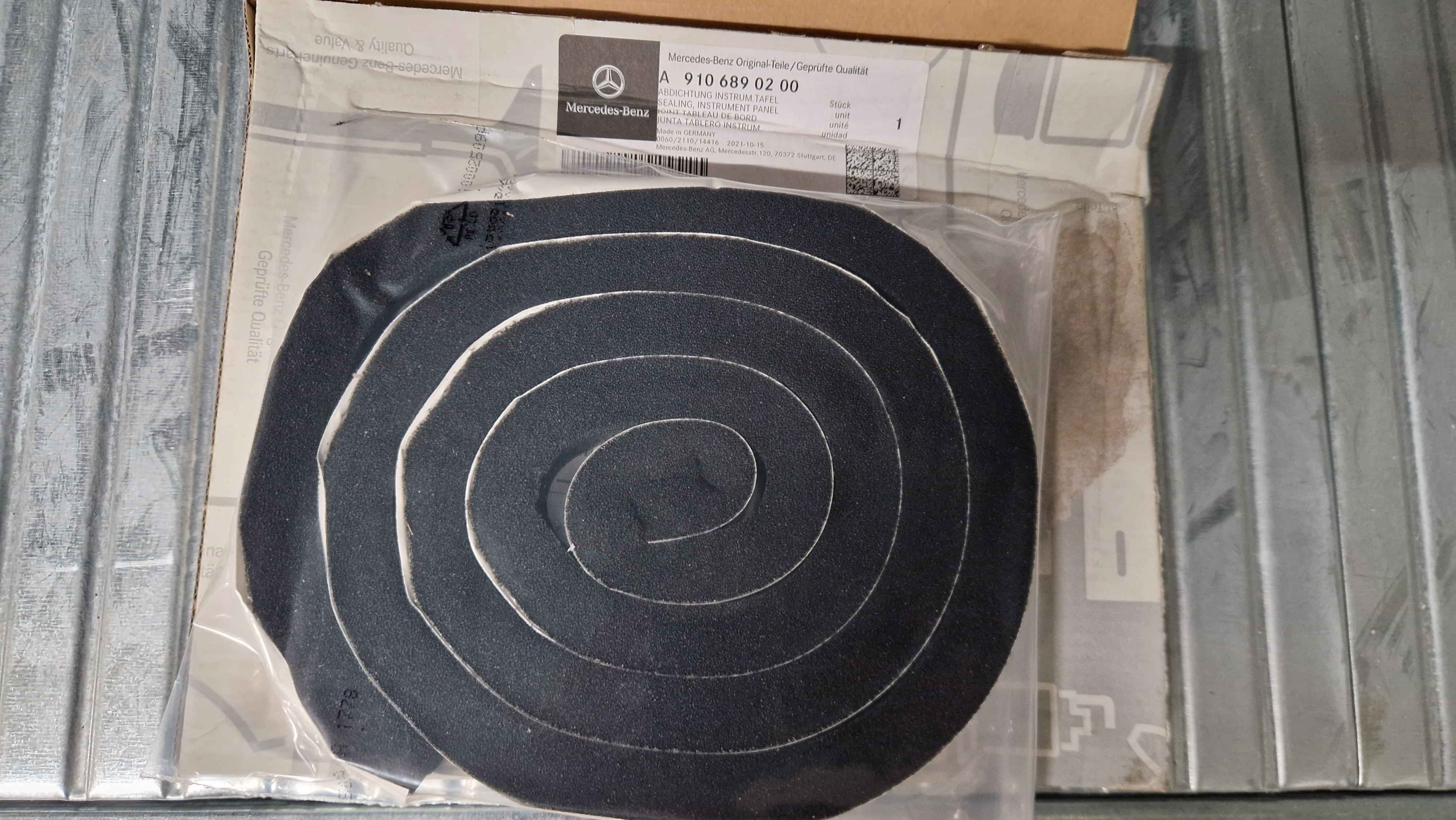 Sealing, Instrument Panel | To Windshield