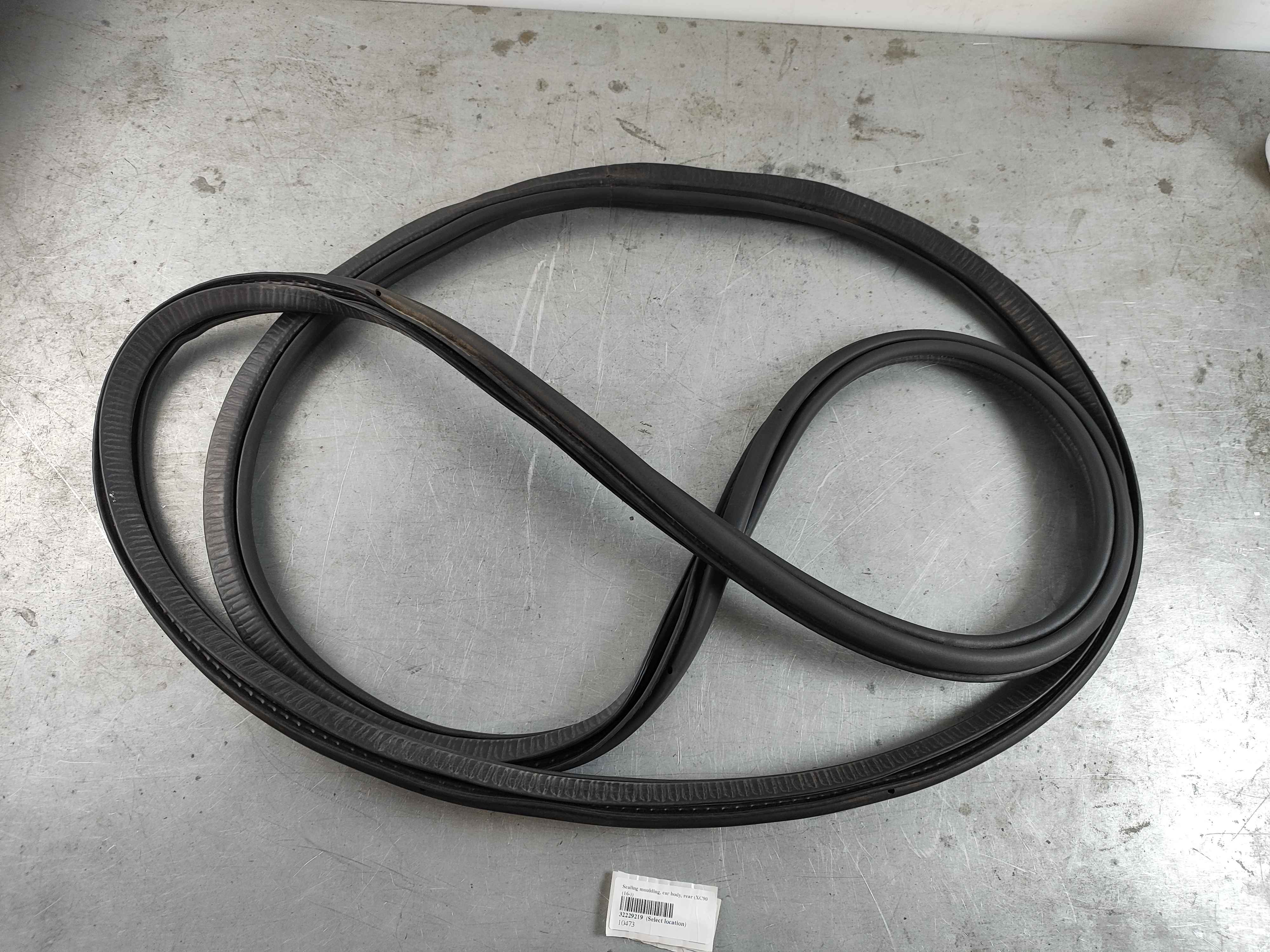 Sealing moulding, car body, rear (XC90 (16-))