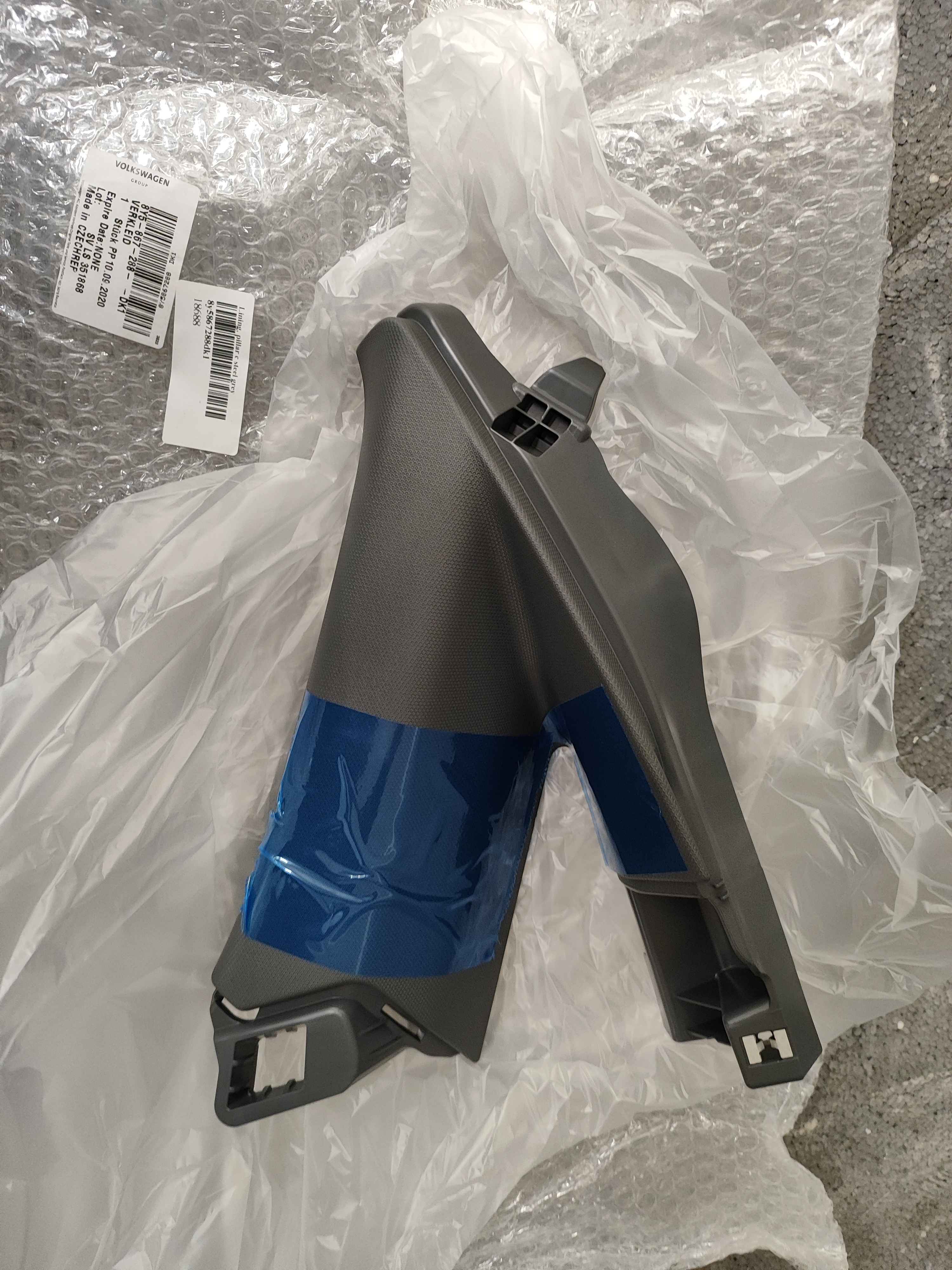Lining, pillar c steel grey