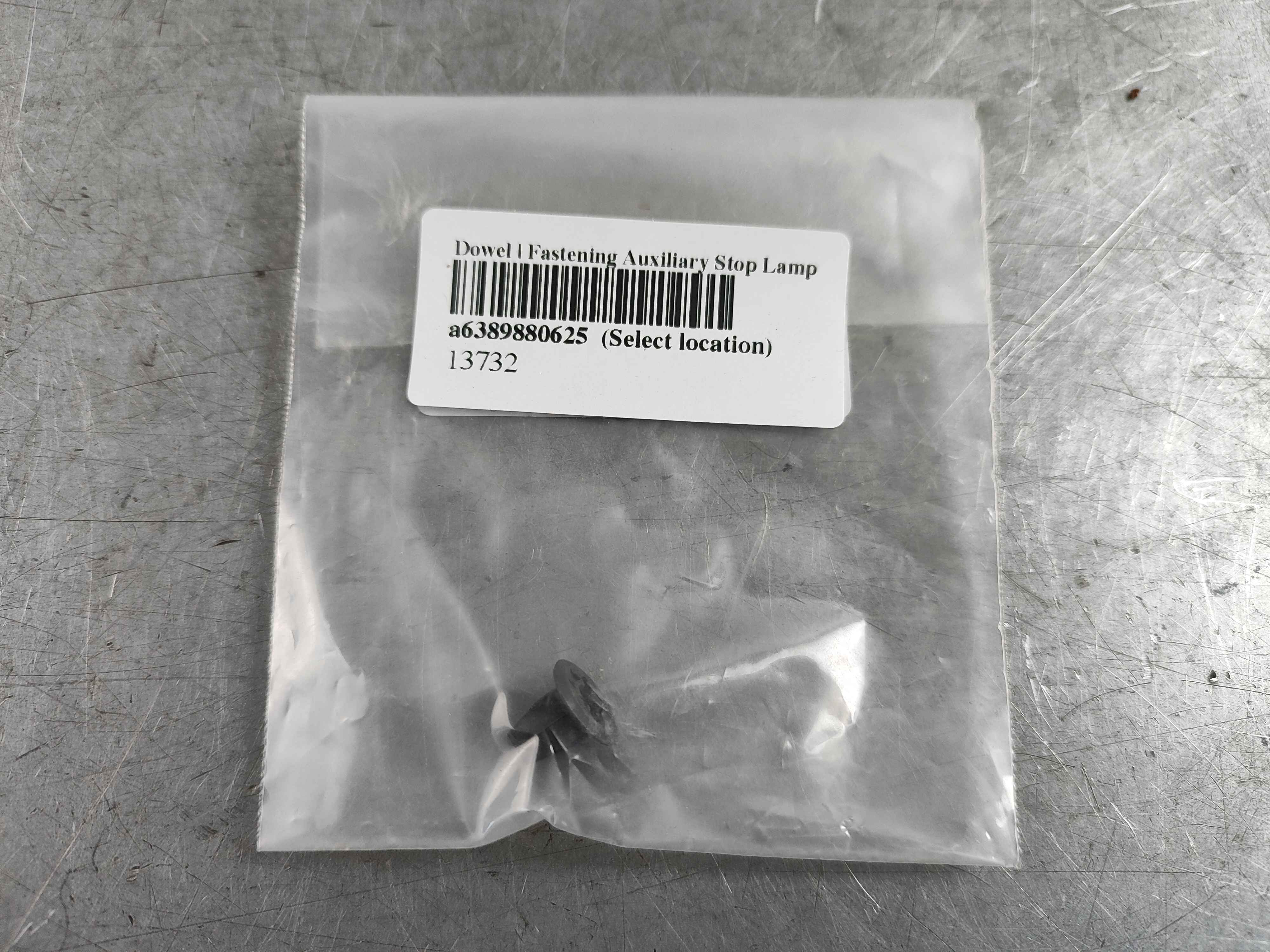 Dowel | Fastening Auxiliary Stop Lamp