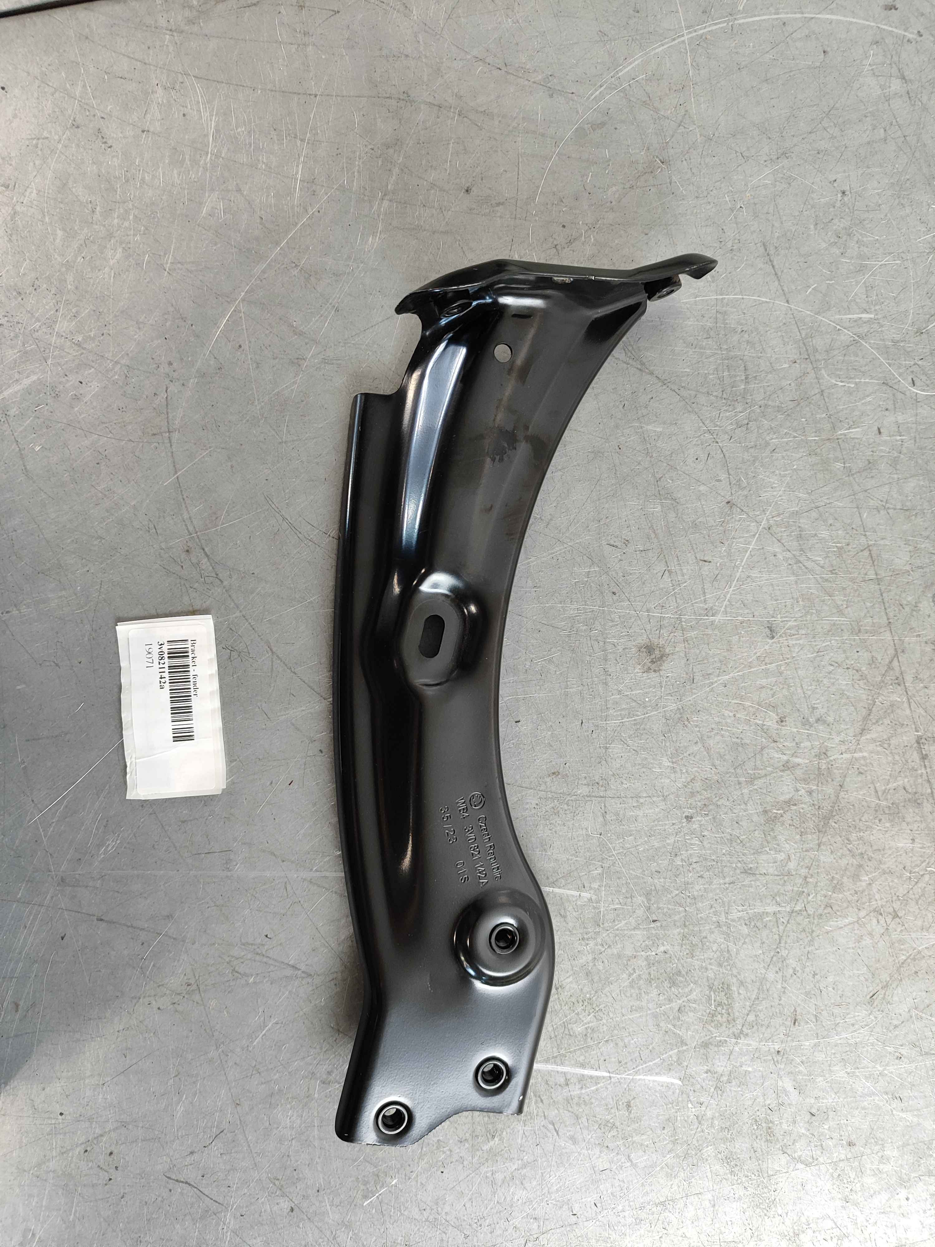 Bracket - fender