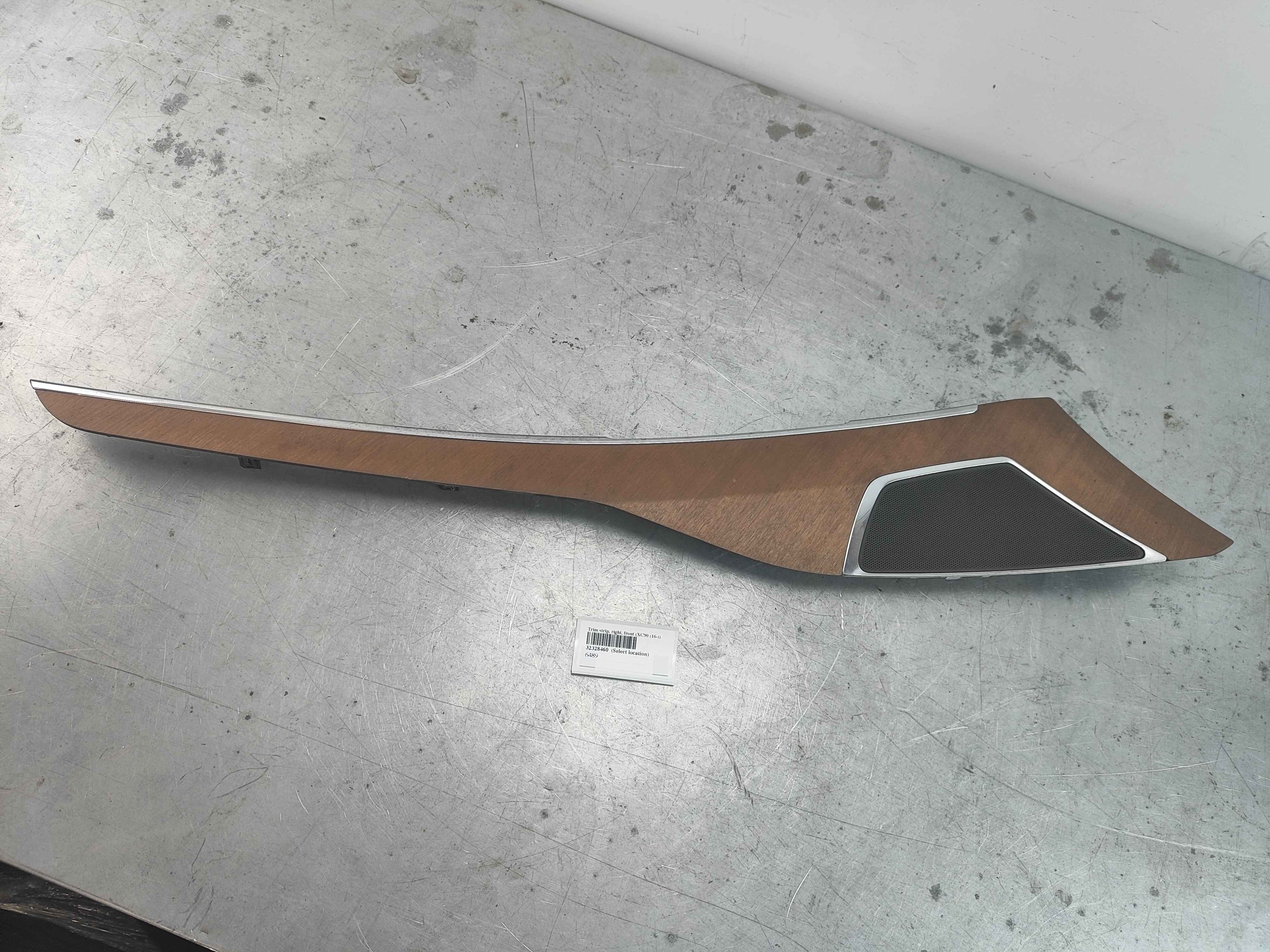 Trim strip, right, front (XC90 (16-))