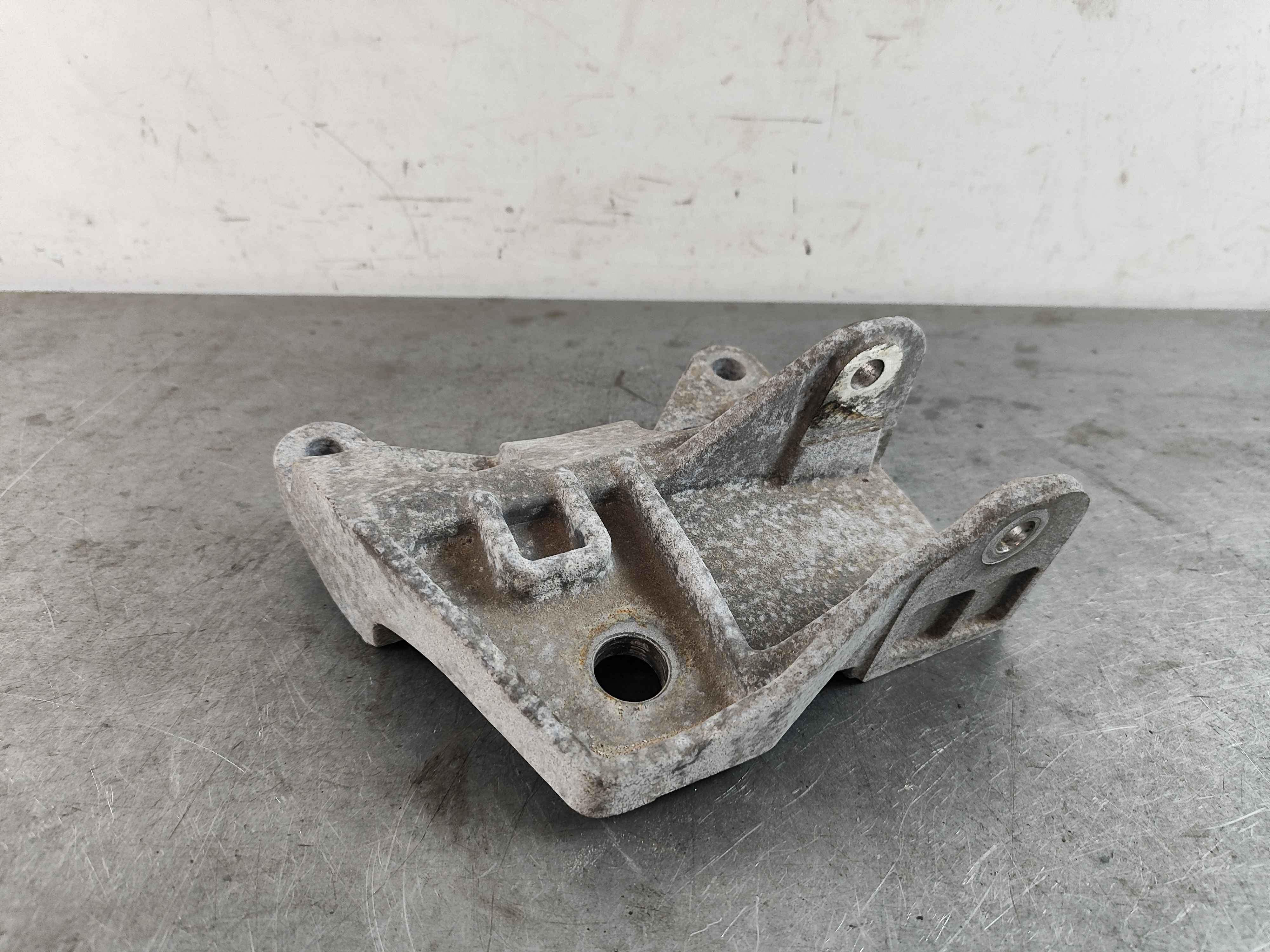 Bracket - Engine Front Support