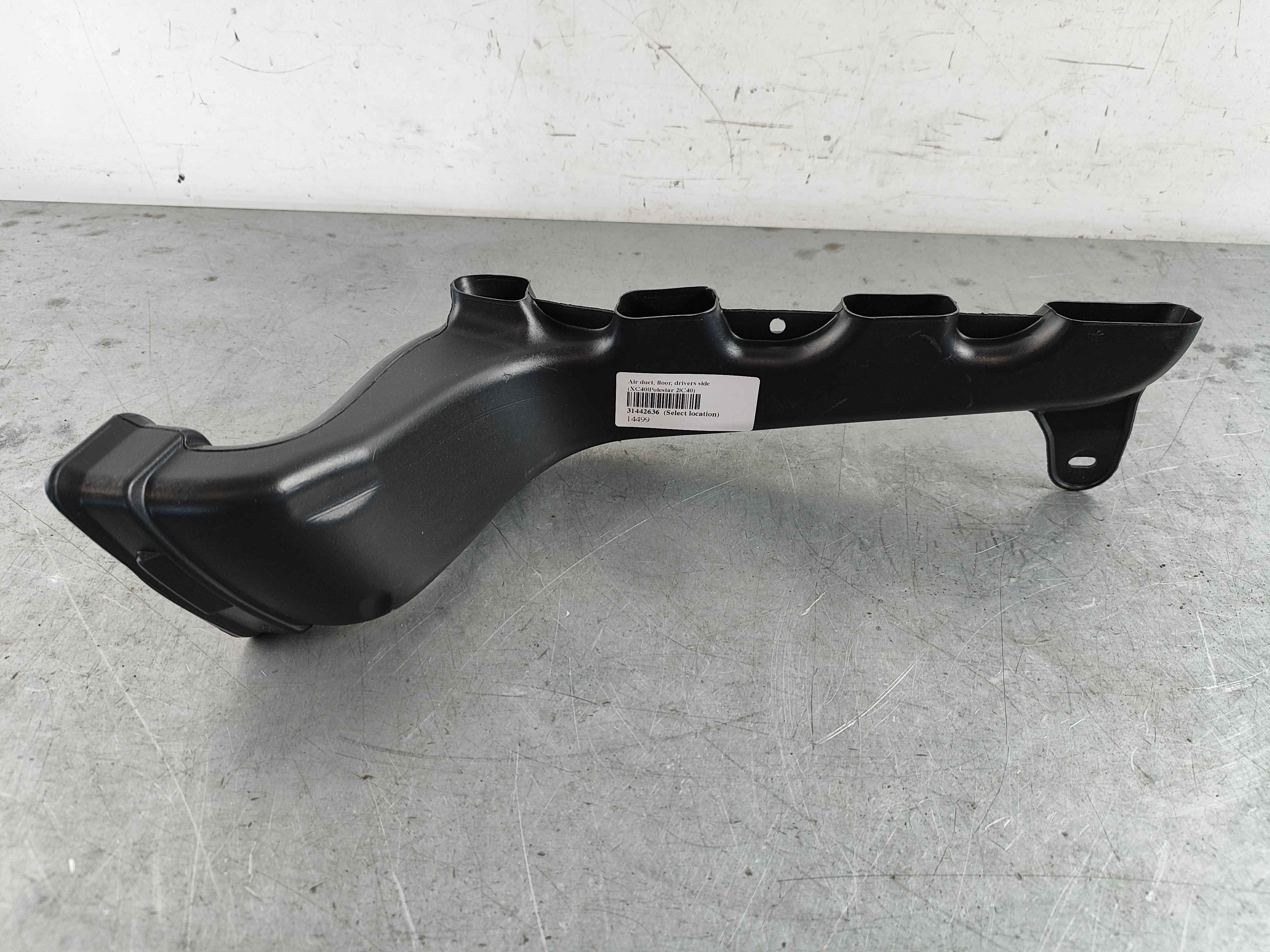 Air duct, floor, drivers side (XC40|Polestar 2|C40)
