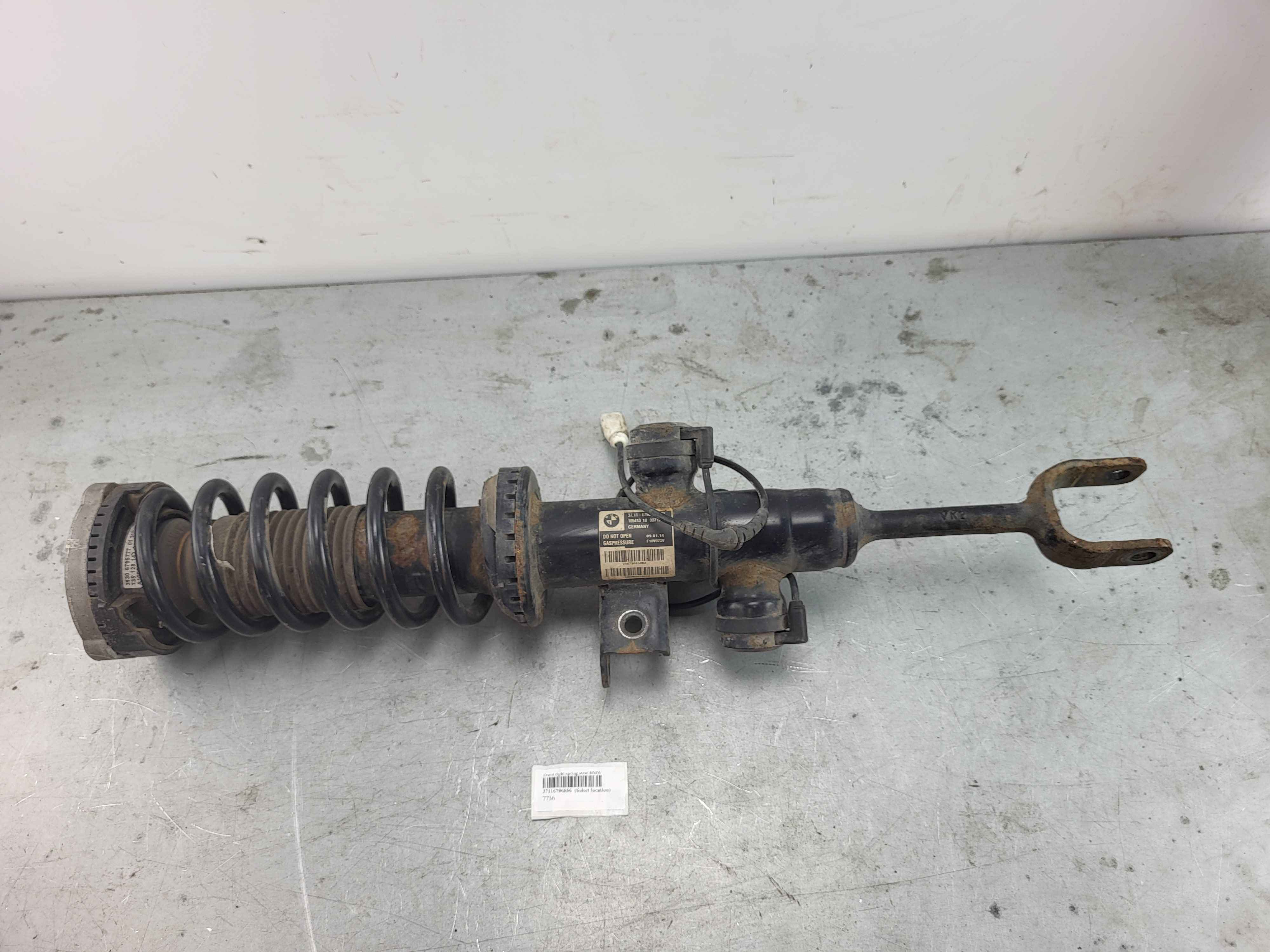 Front right spring strut BMW