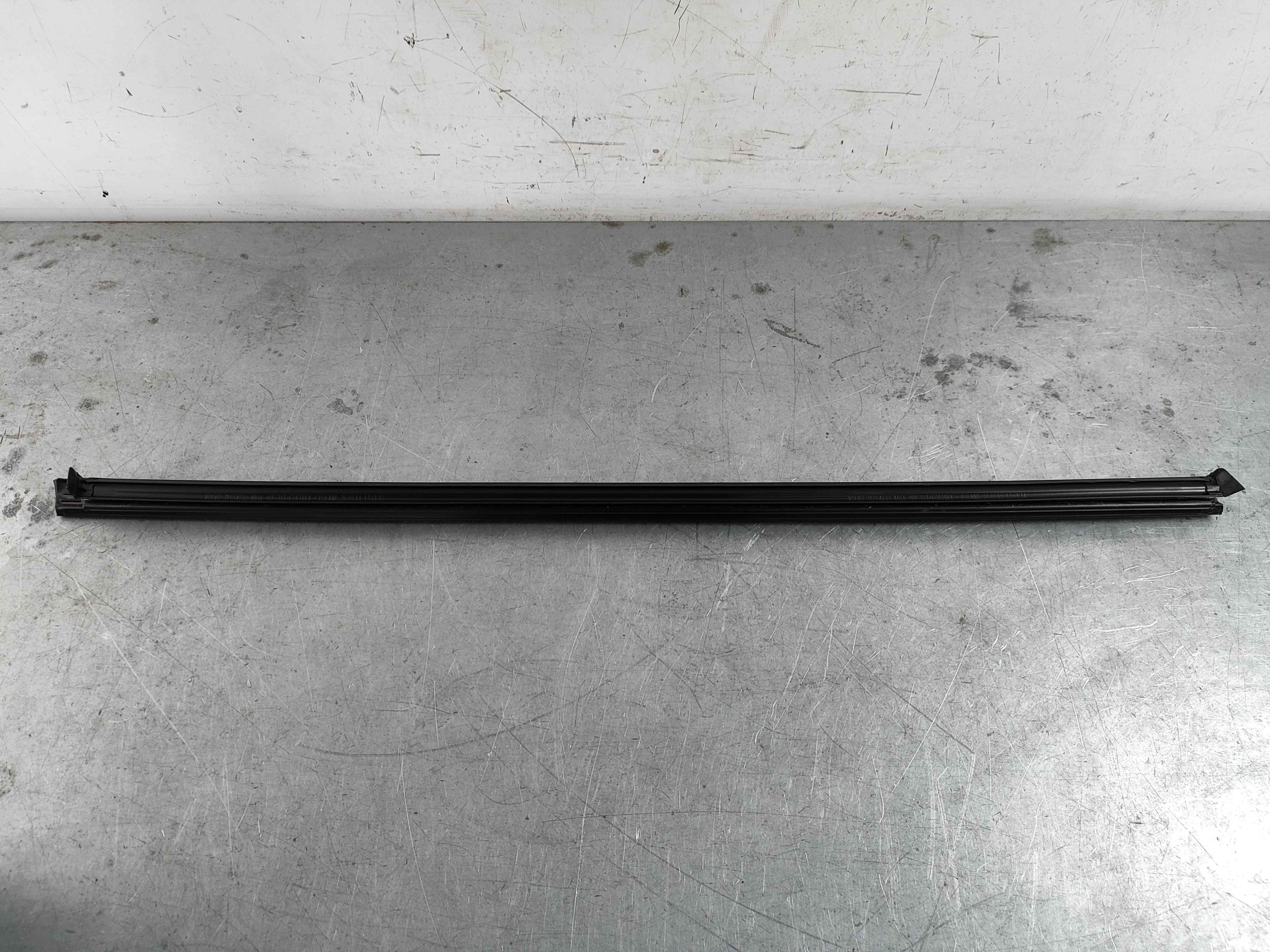 Gcp weatherstrip, inner front, left (XC40)