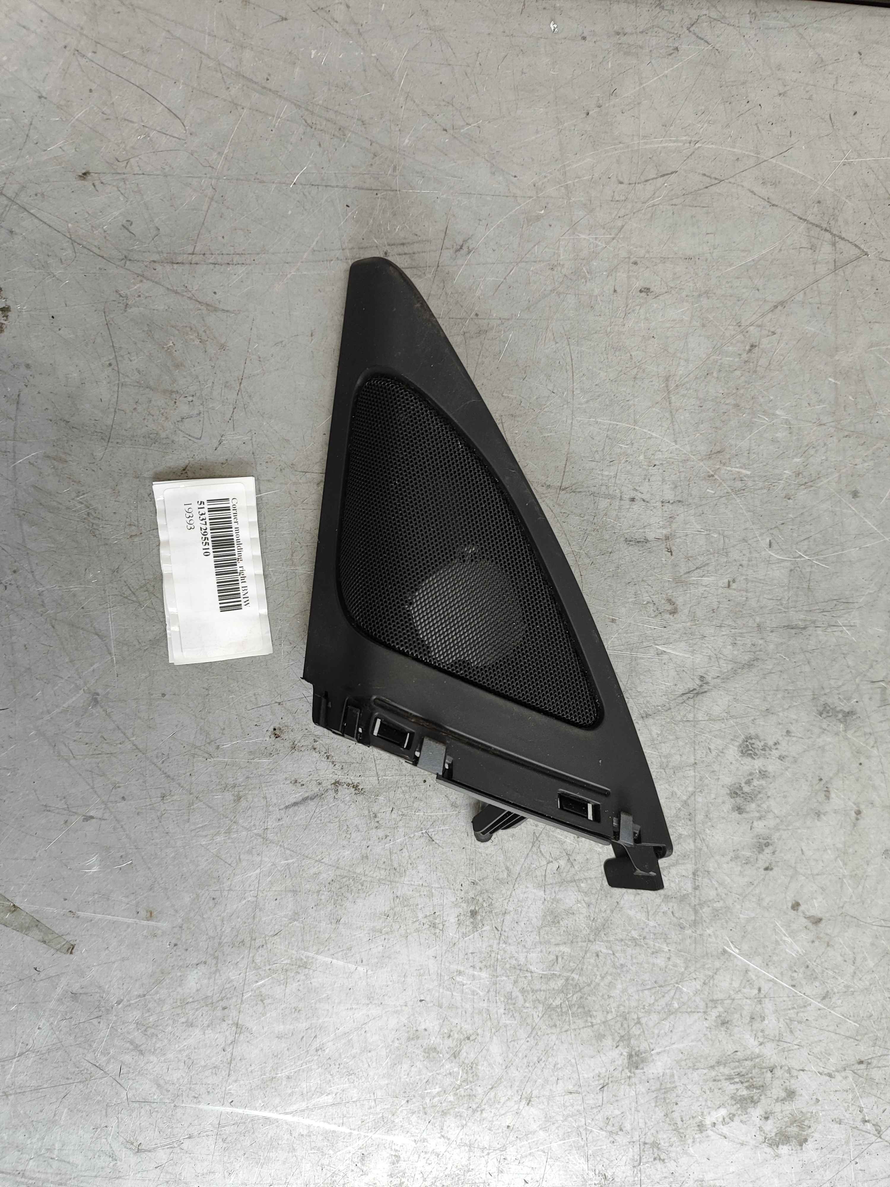 Corner moulding, right BMW