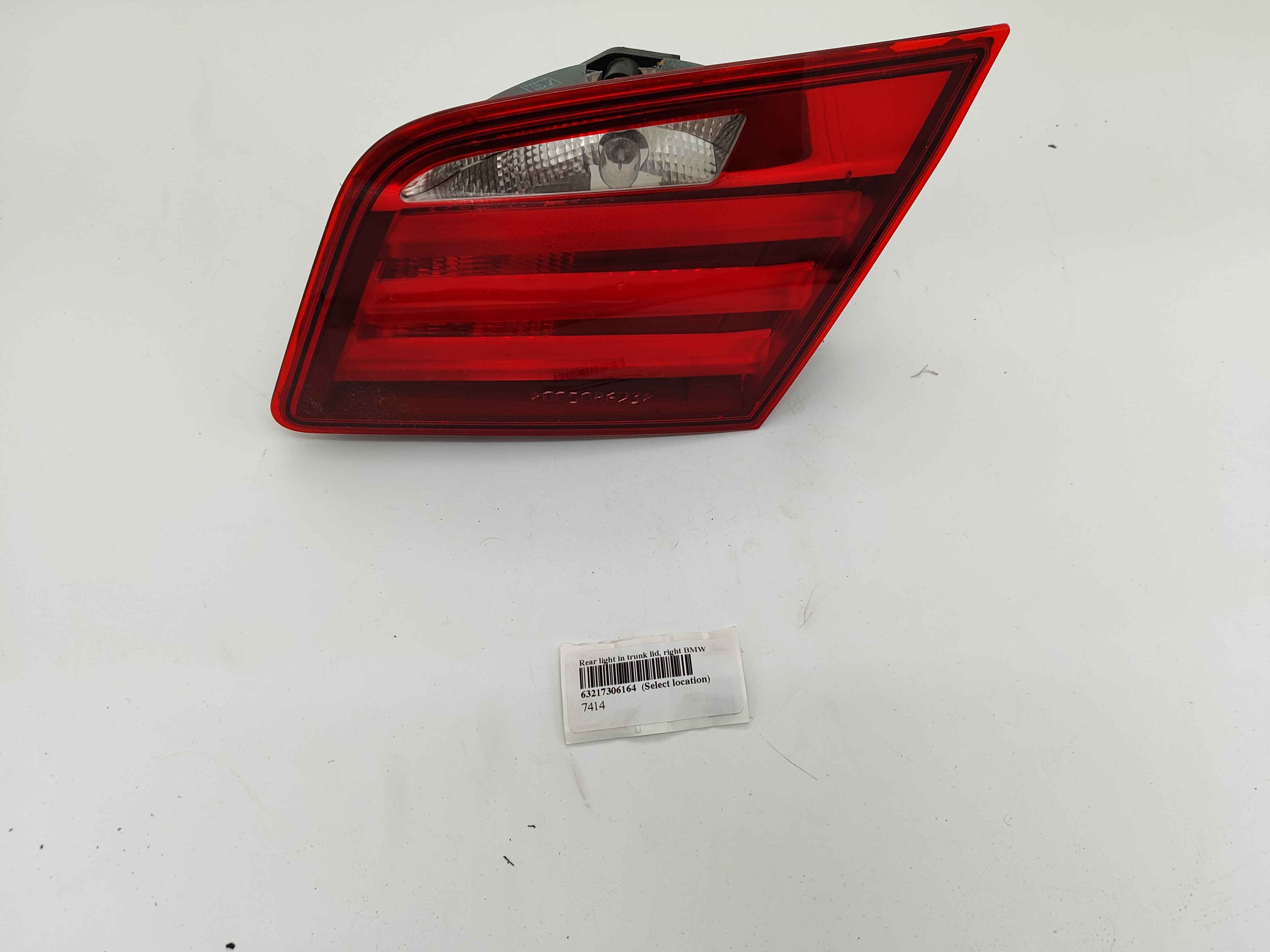 Rear light in trunk lid, right BMW