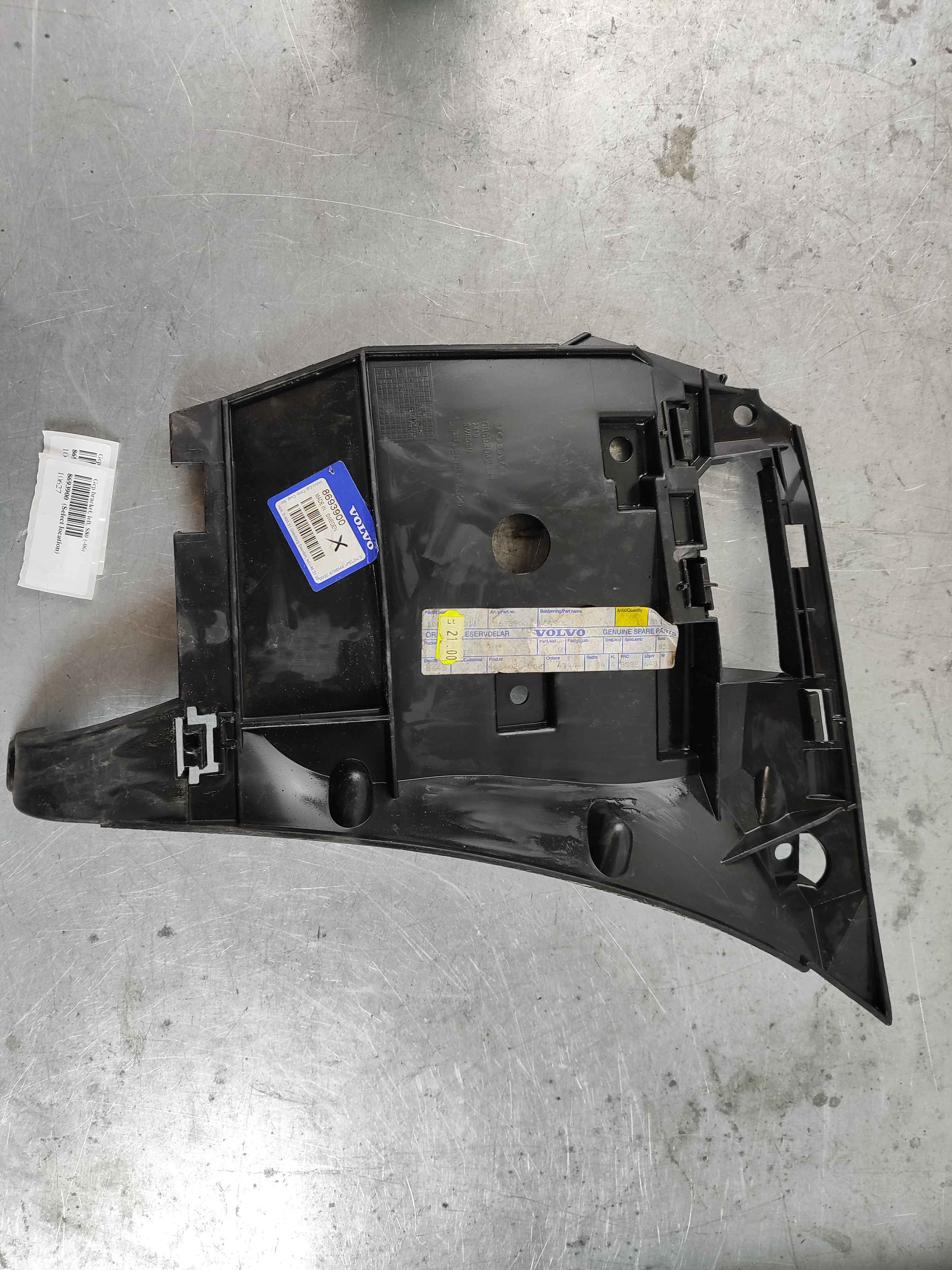 Gcp bracket, left, S80 (-06)