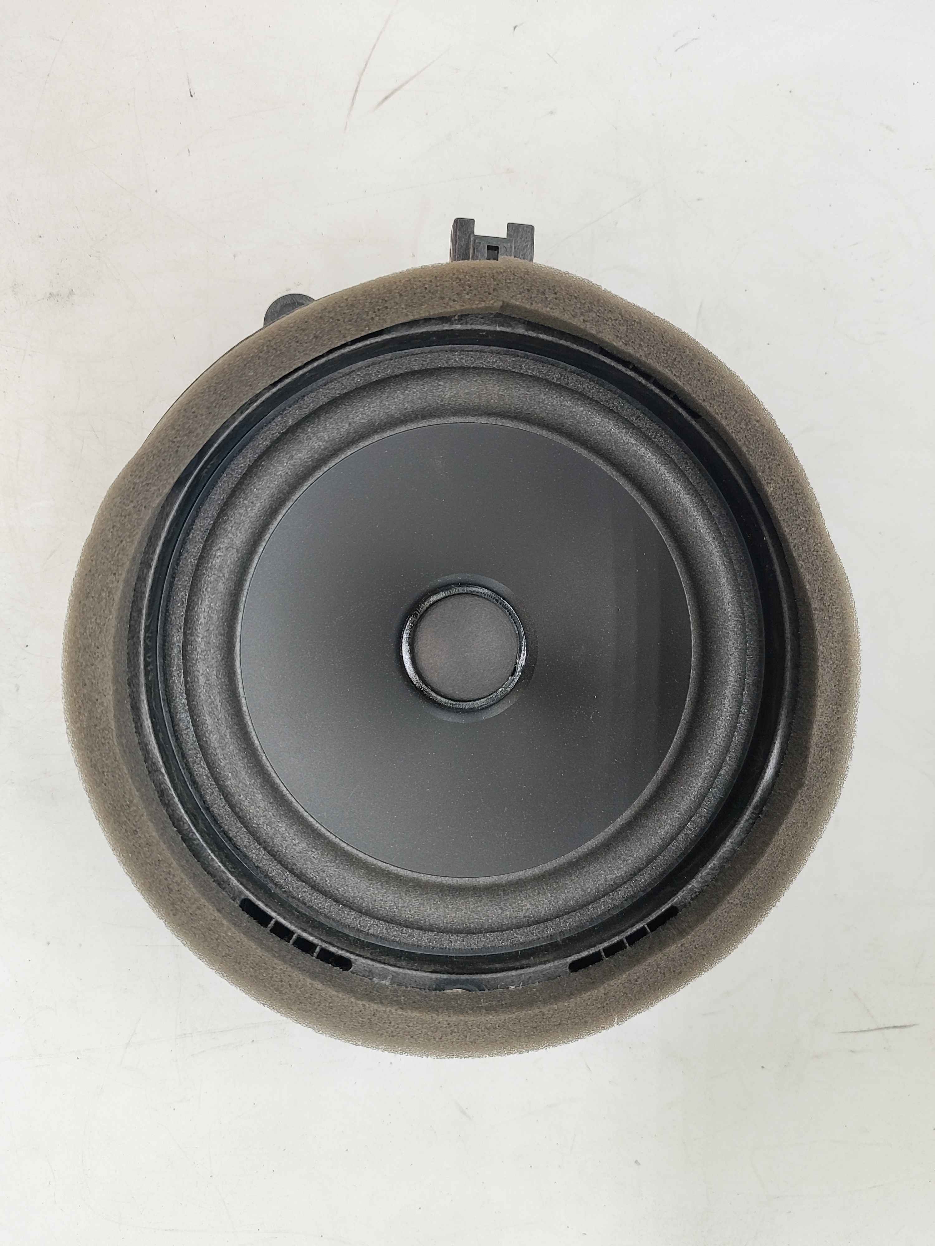 Loudspeaker, base, rear door