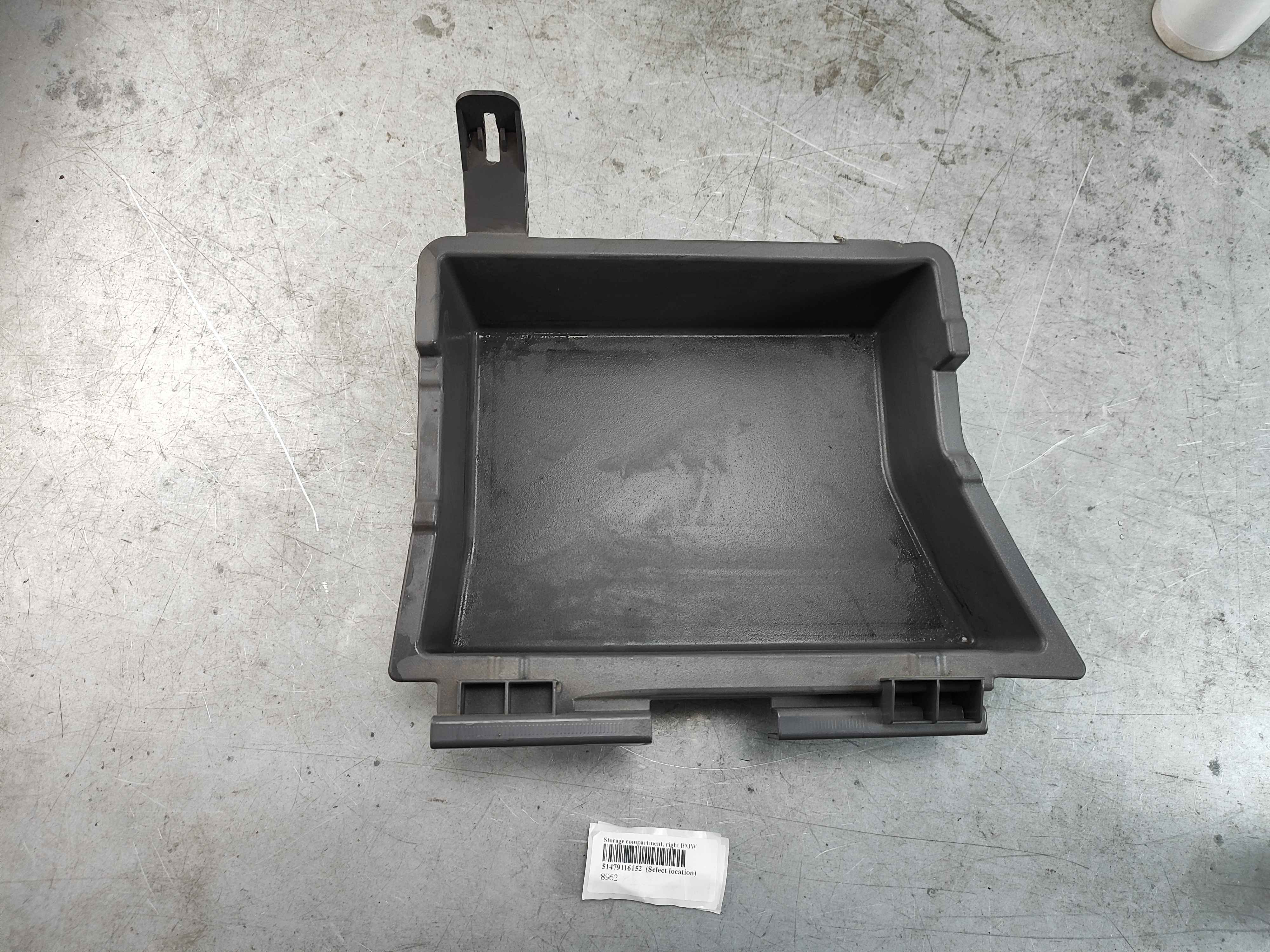 Storage compartment, right BMW