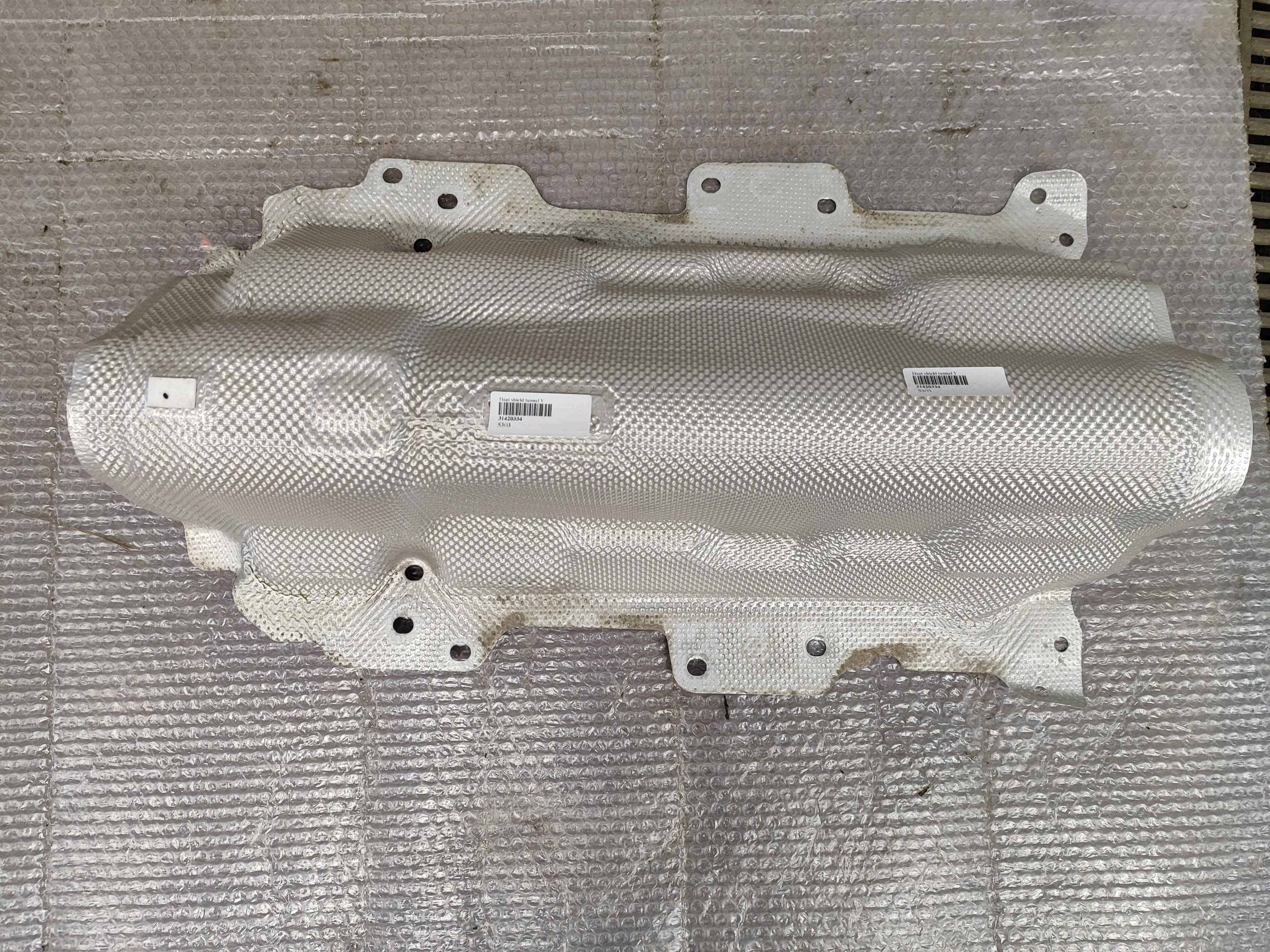 Heat shield tunnel Variant code: CB01 rear