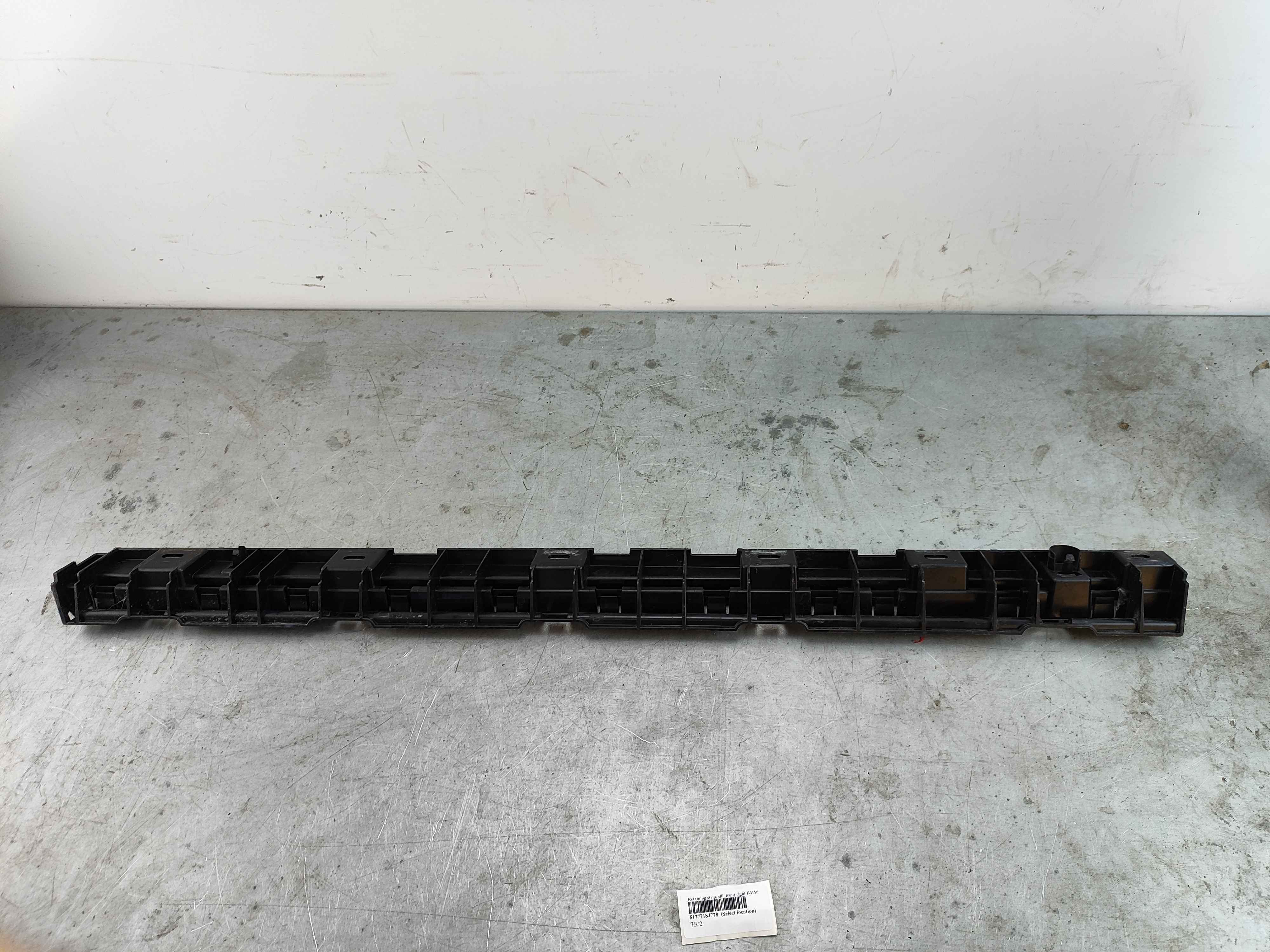 Retaining strip, sill, front right BMW