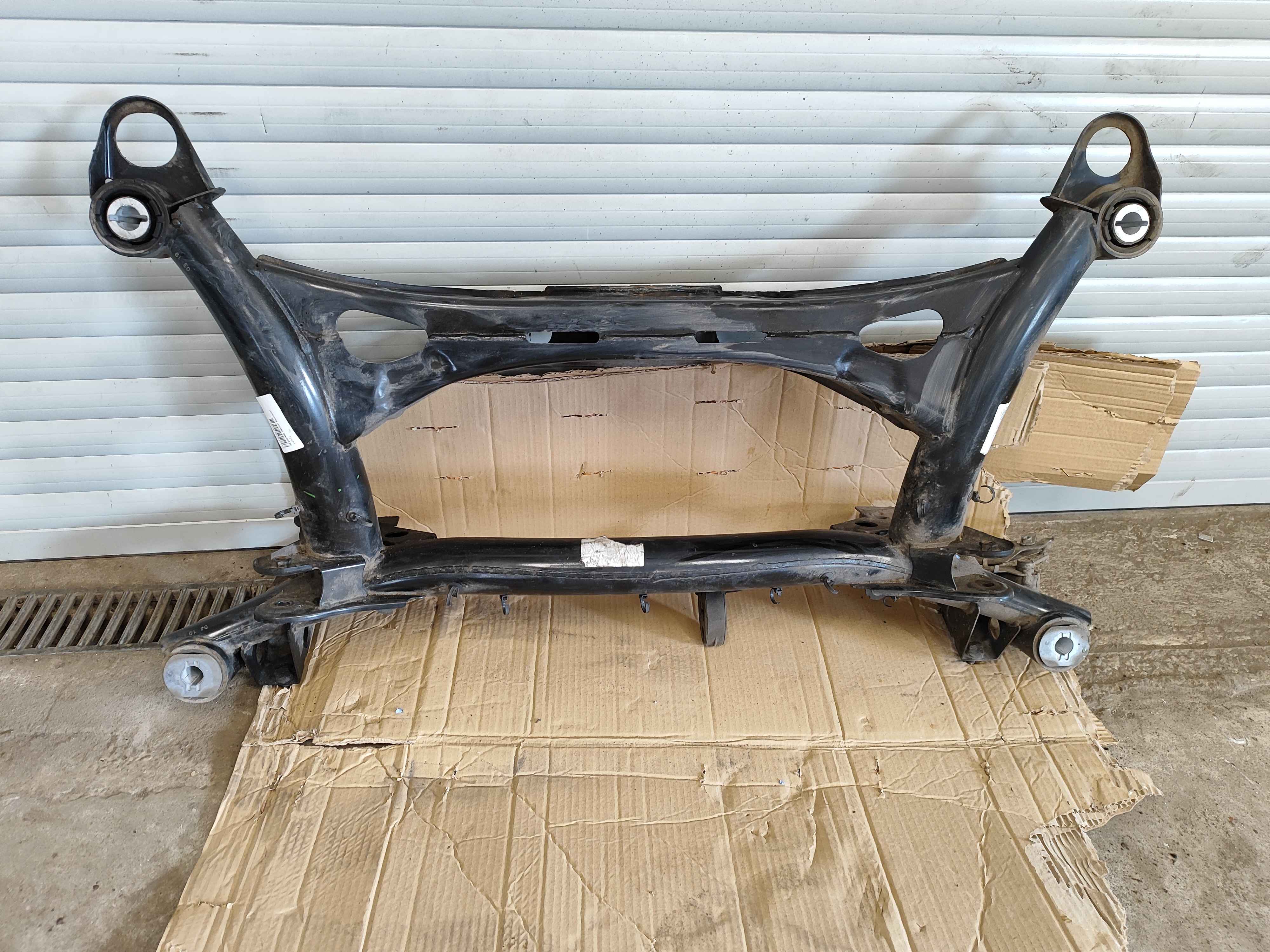 Helper frame (XC40)