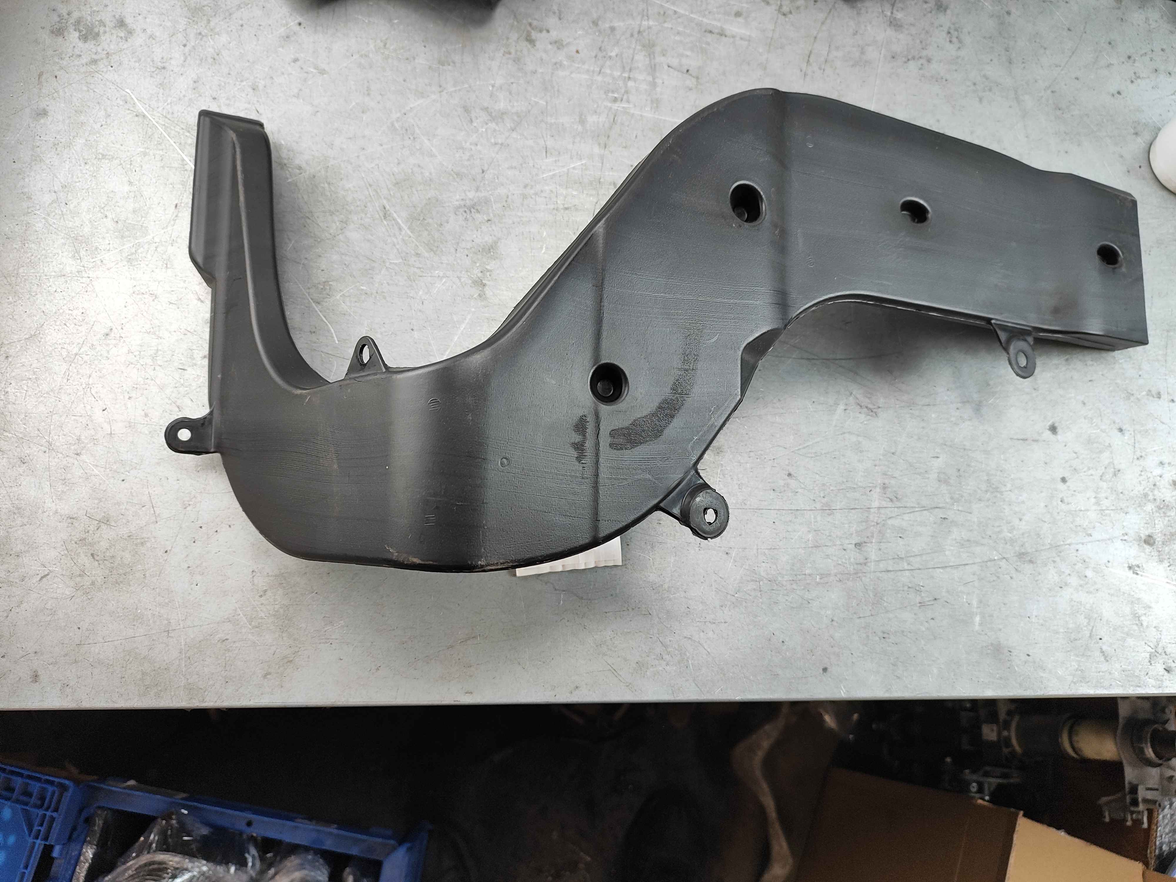 Air duct, B-pillar, inner left BMW