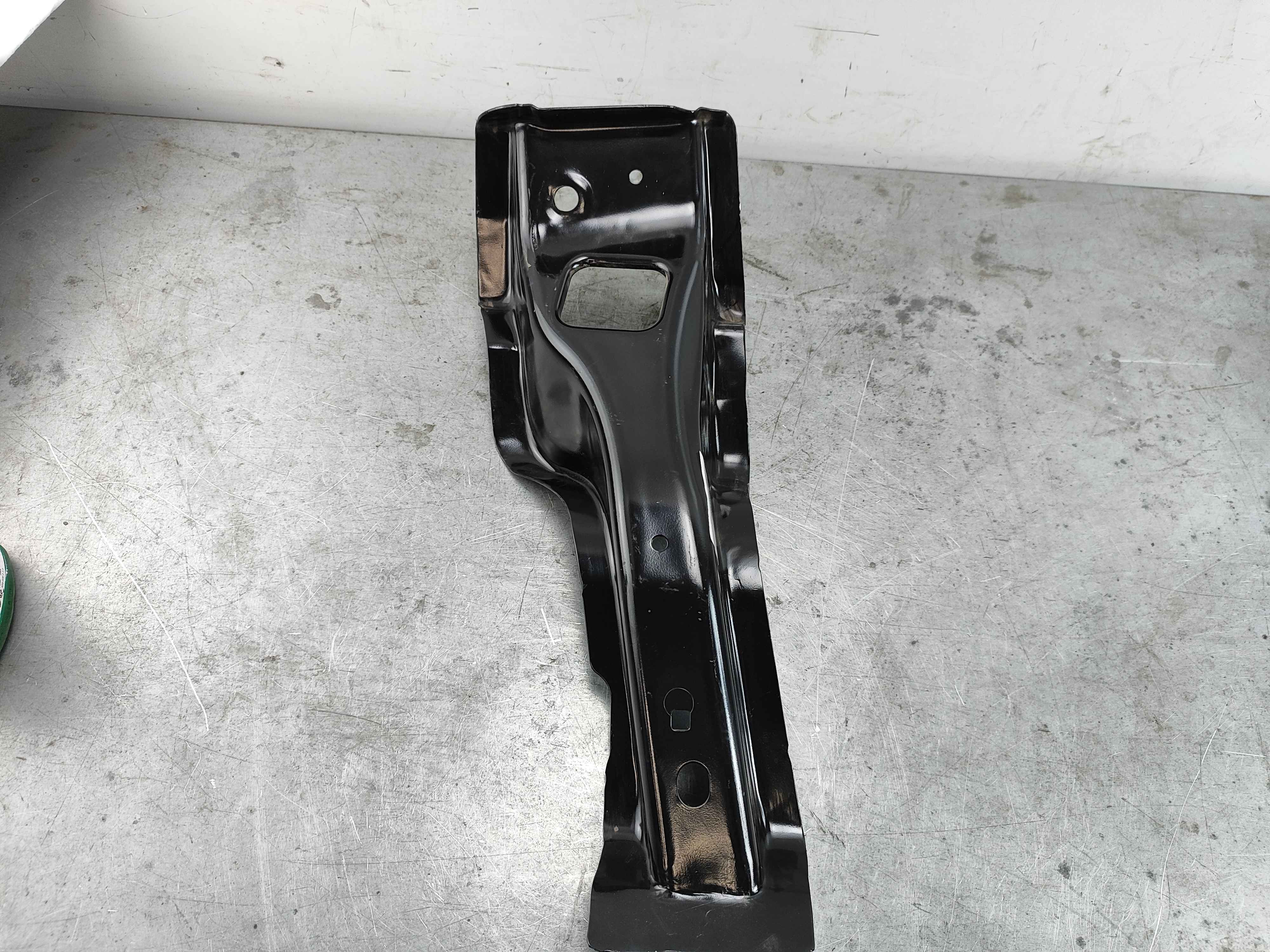 Reinforcement, right (XC90 (03-))