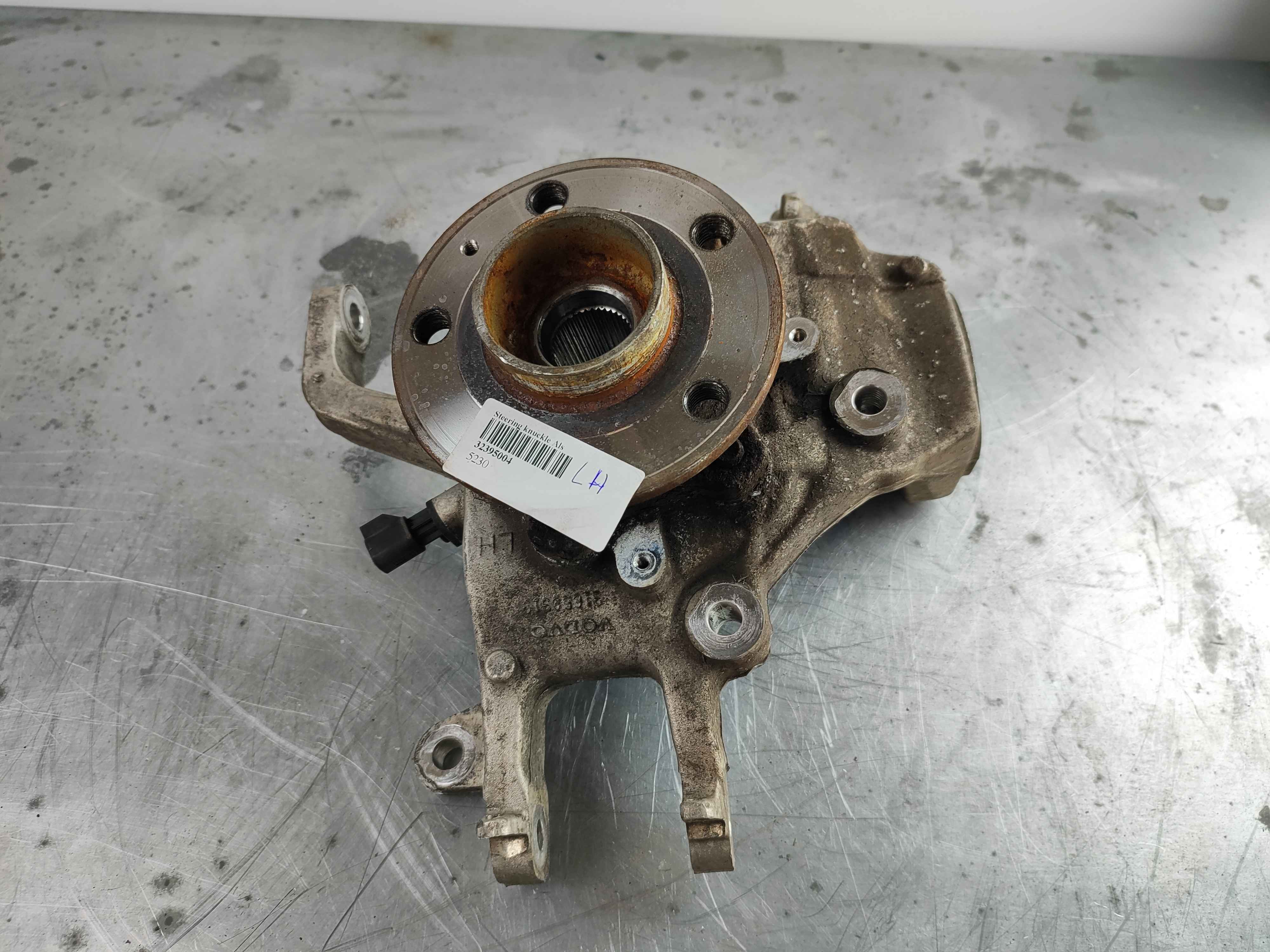 Steering knuckle Also order 1 pcs 30640964 left