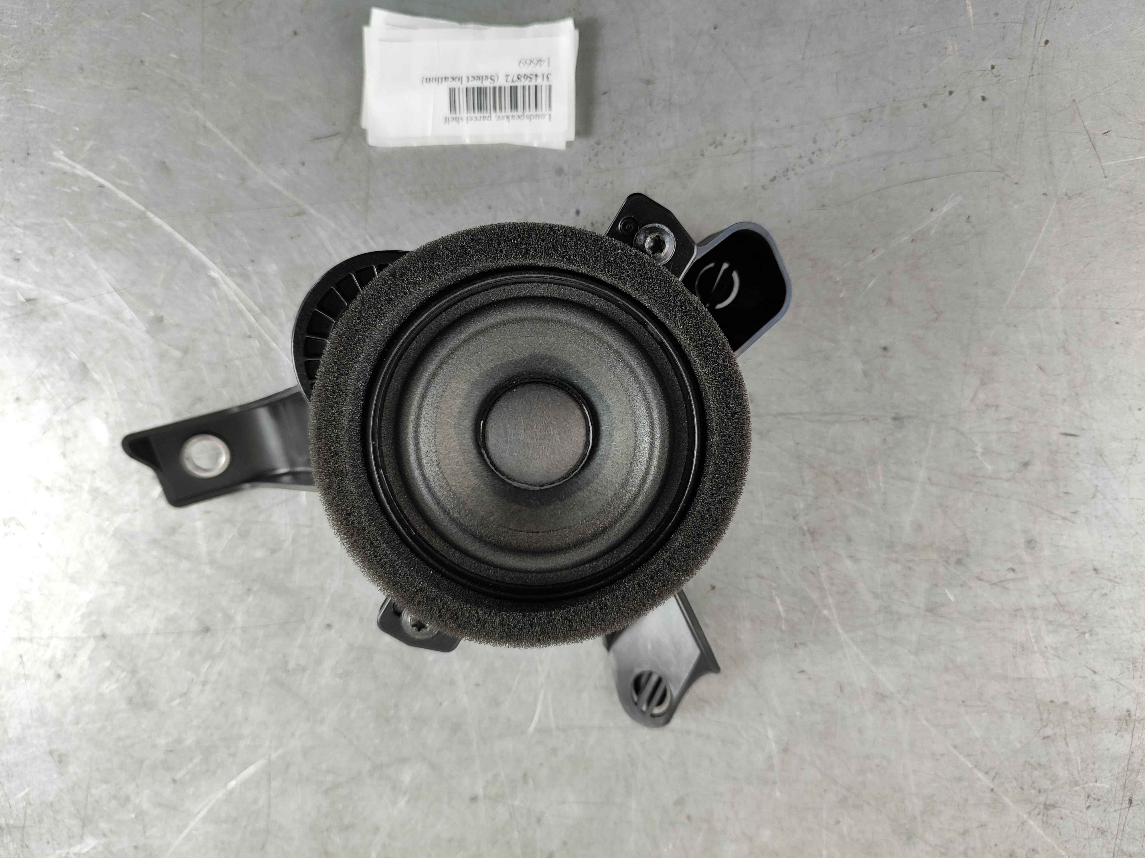 Loudspeaker, parcel shelf