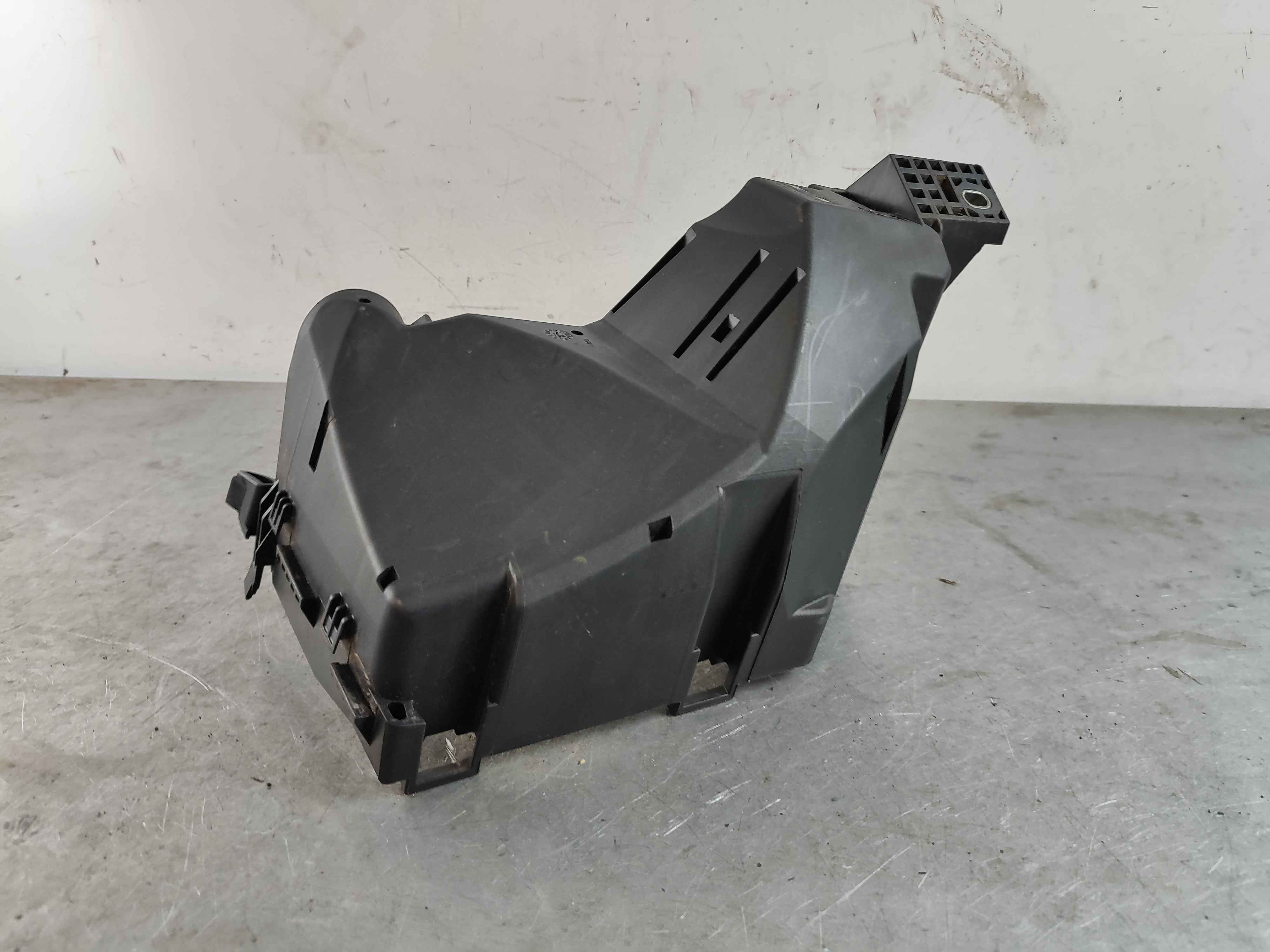 LAND ROVER 6g9t14a067ab