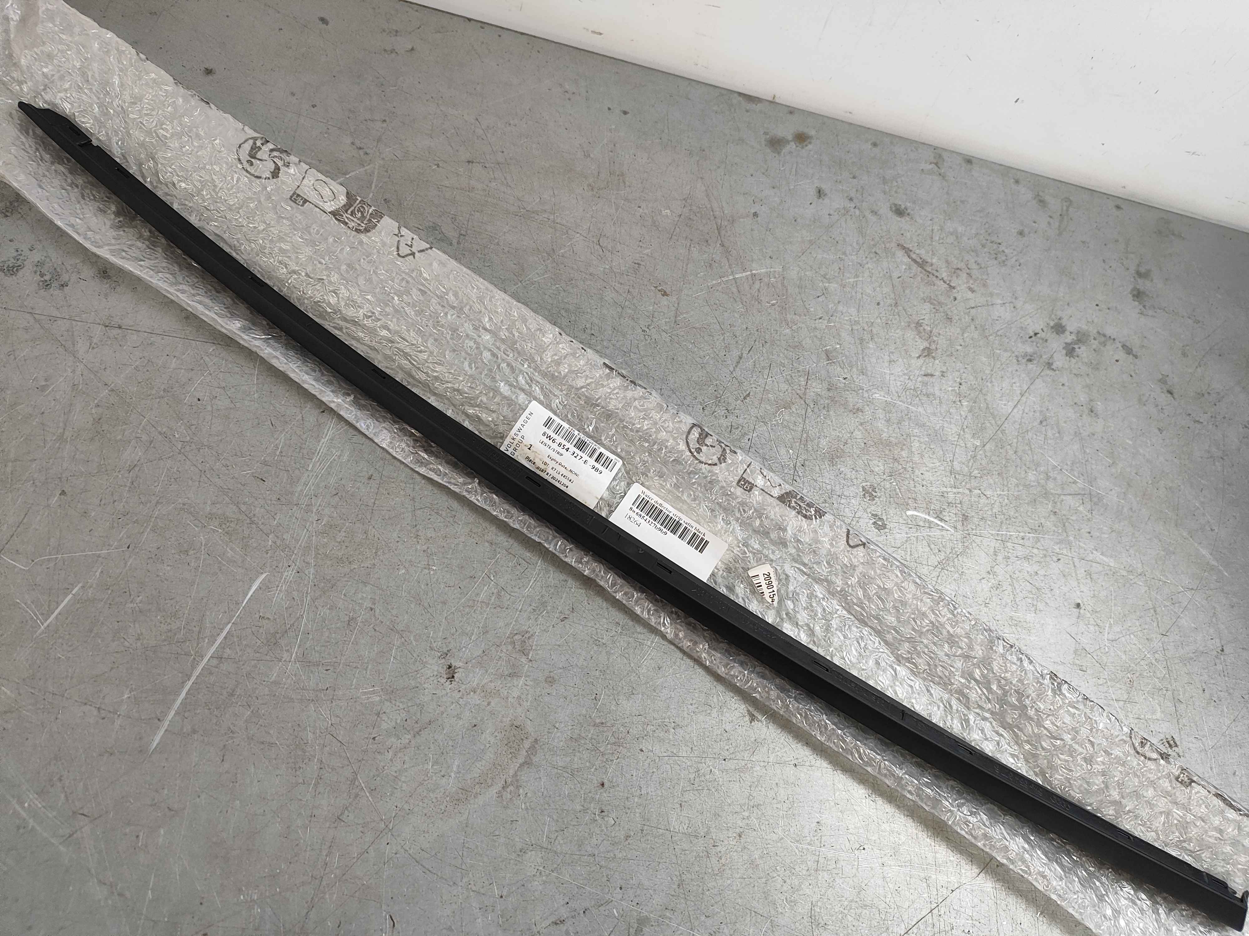 Water deflector strip satin black