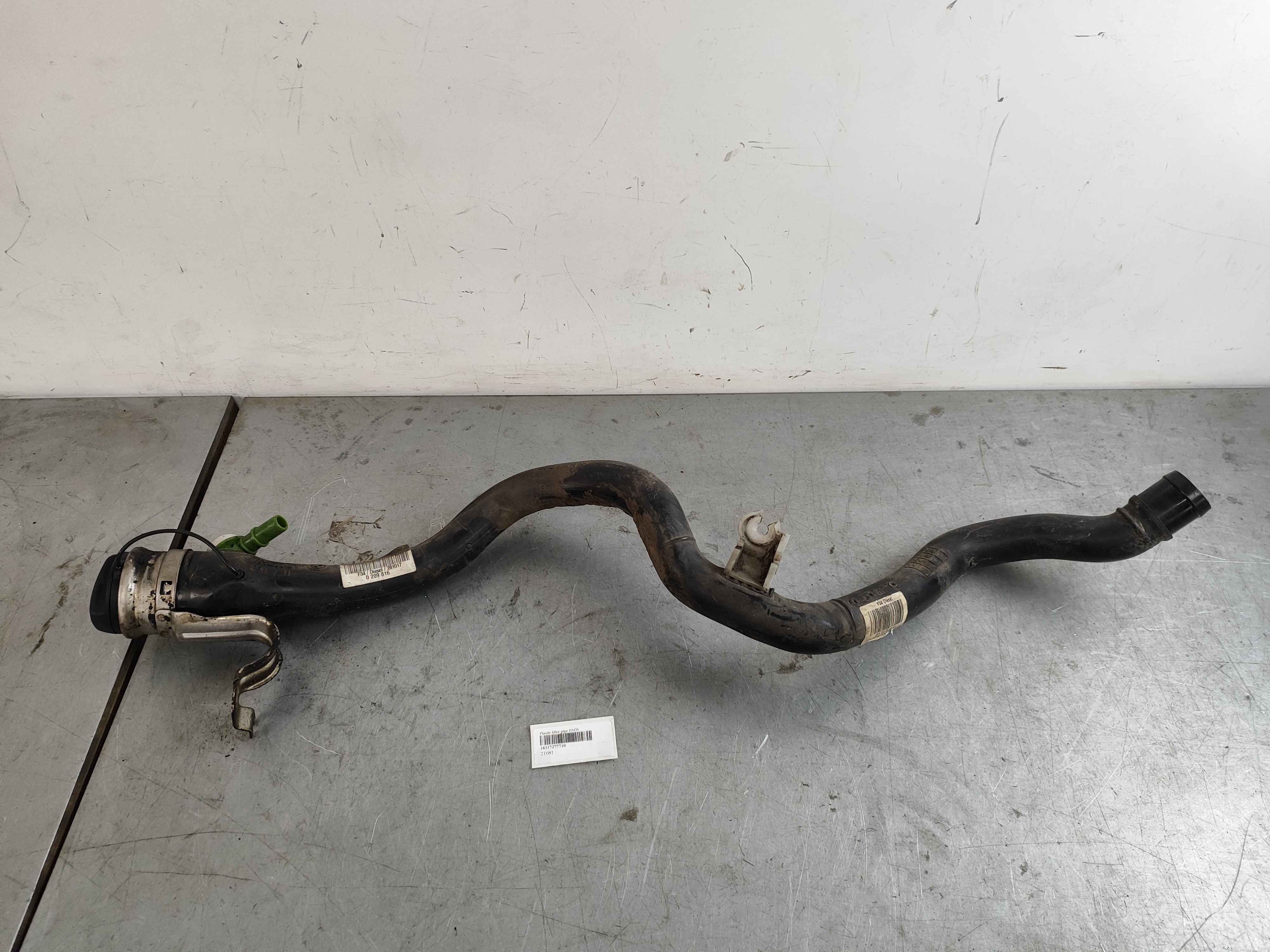 Plastic filler pipe BMW