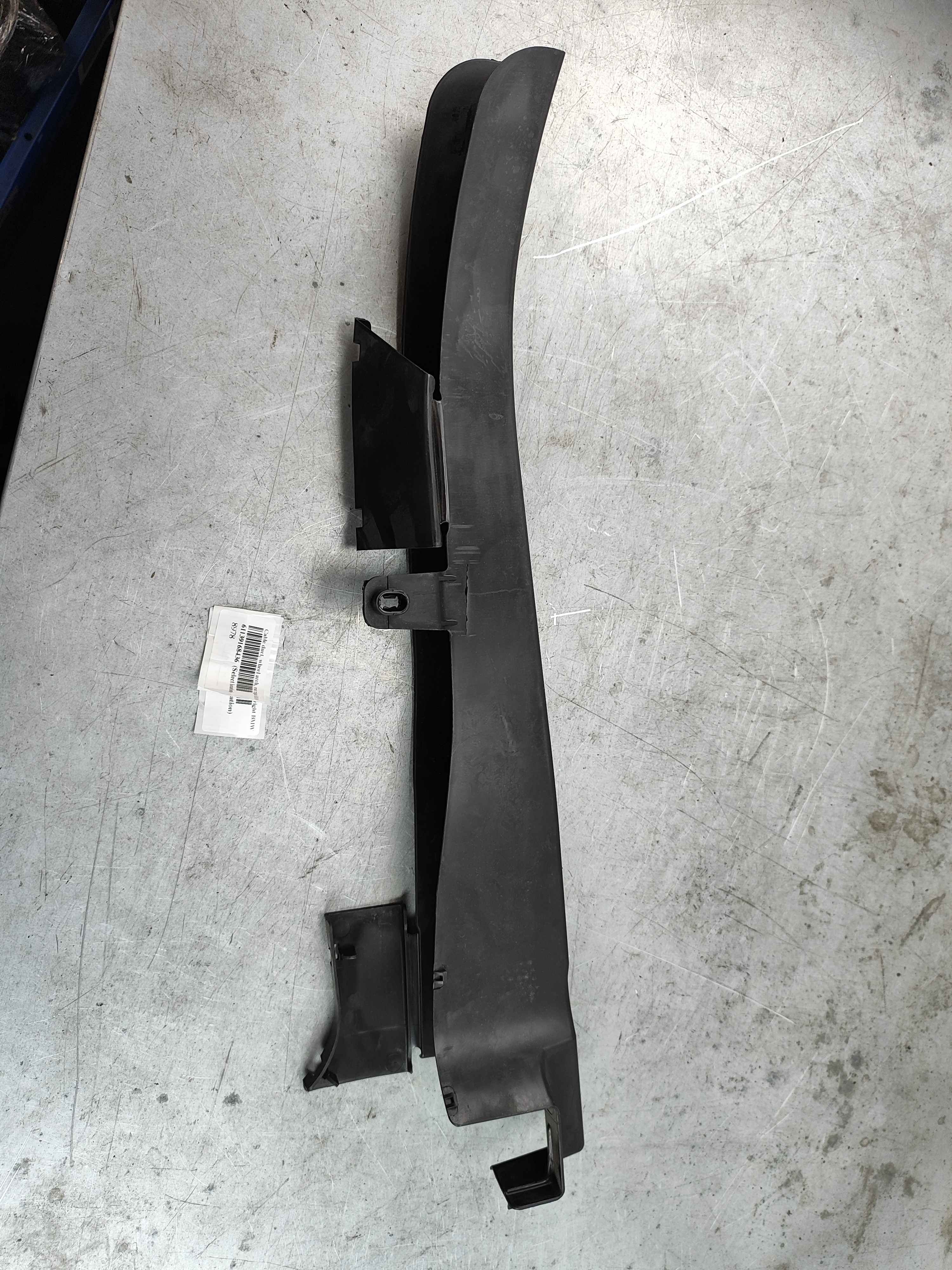 Cable duct, wheel arch, rear right BMW