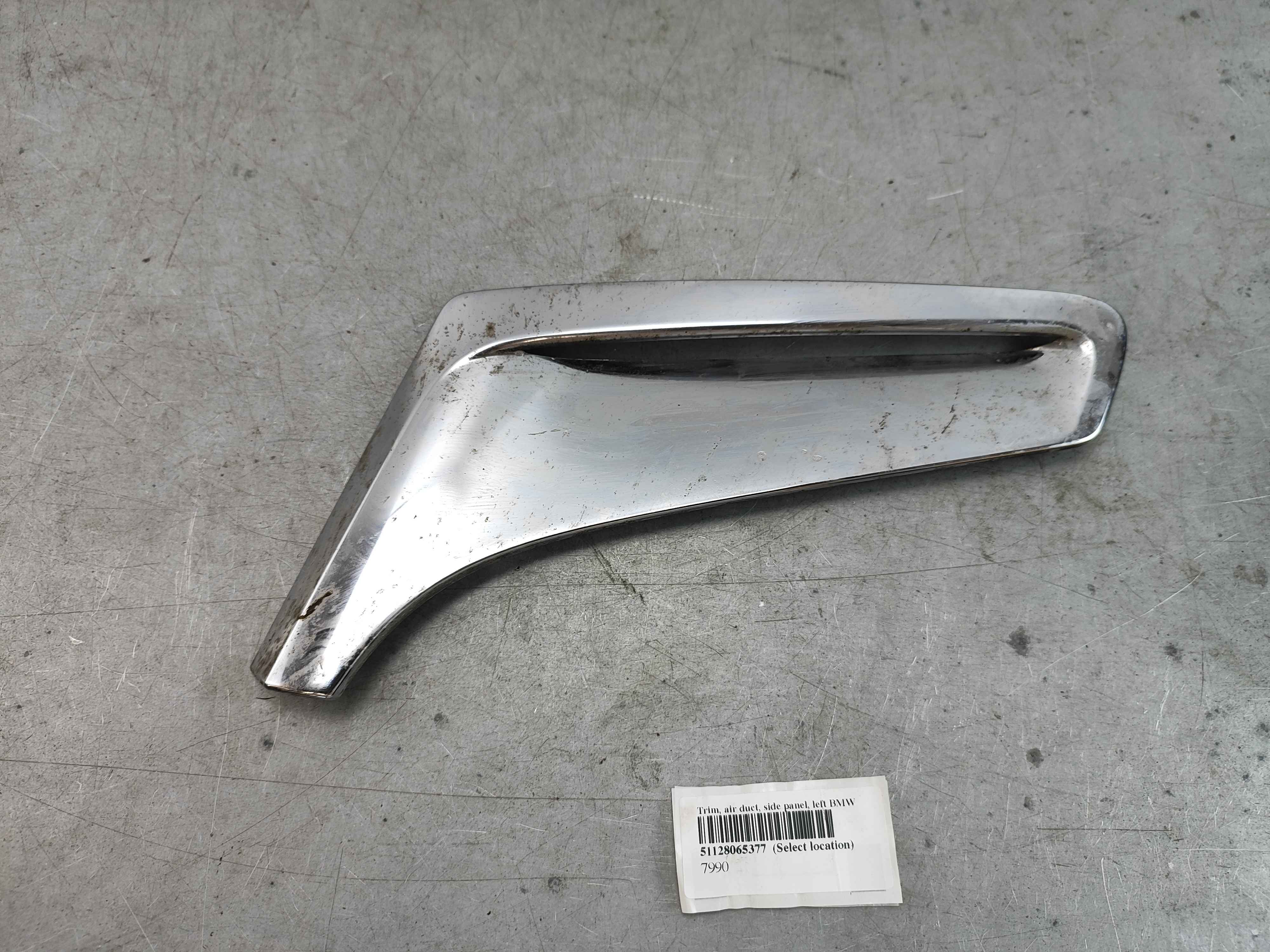 Trim, air duct, side panel, left BMW