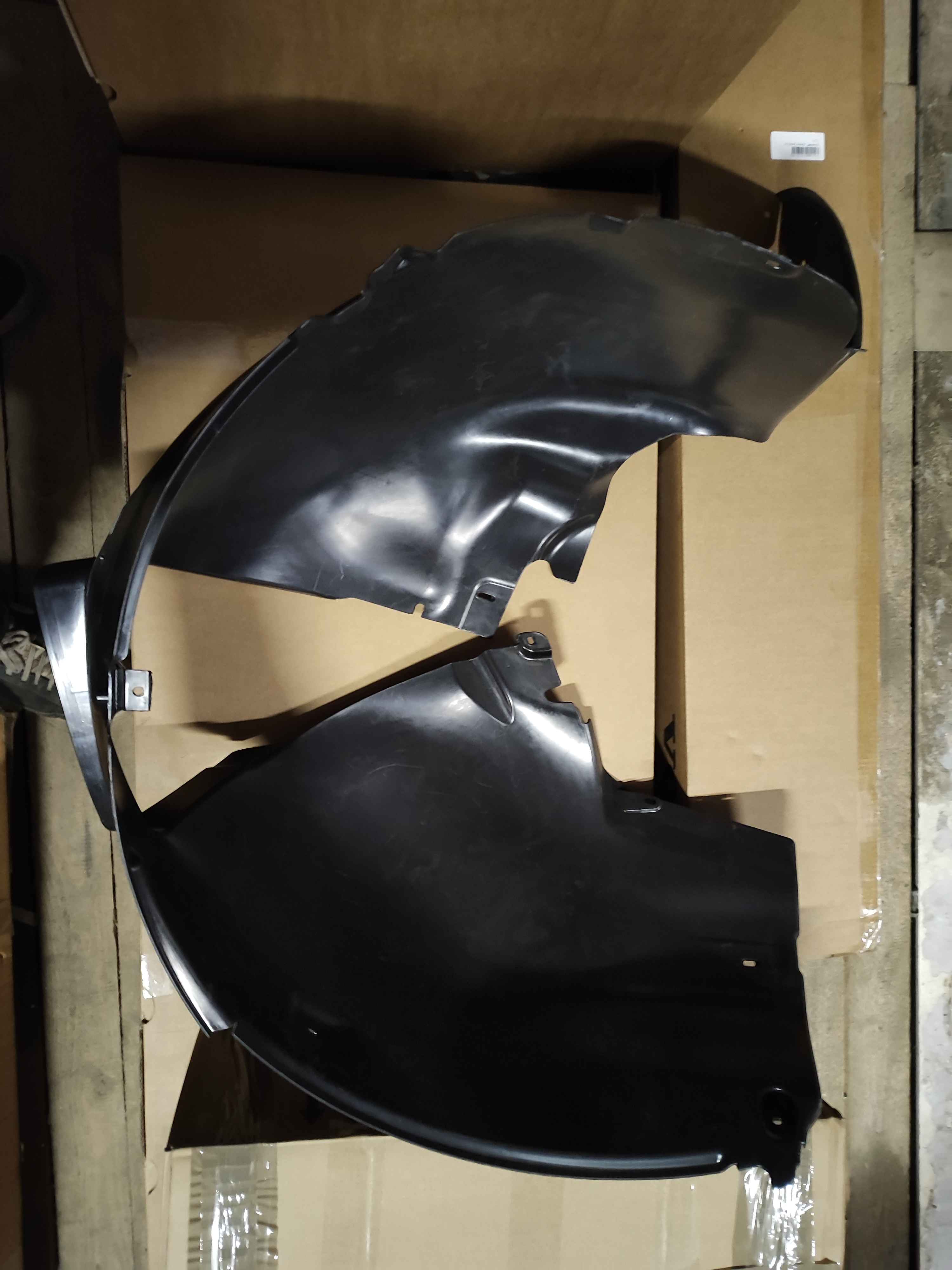 Wheel housing liner, plastic