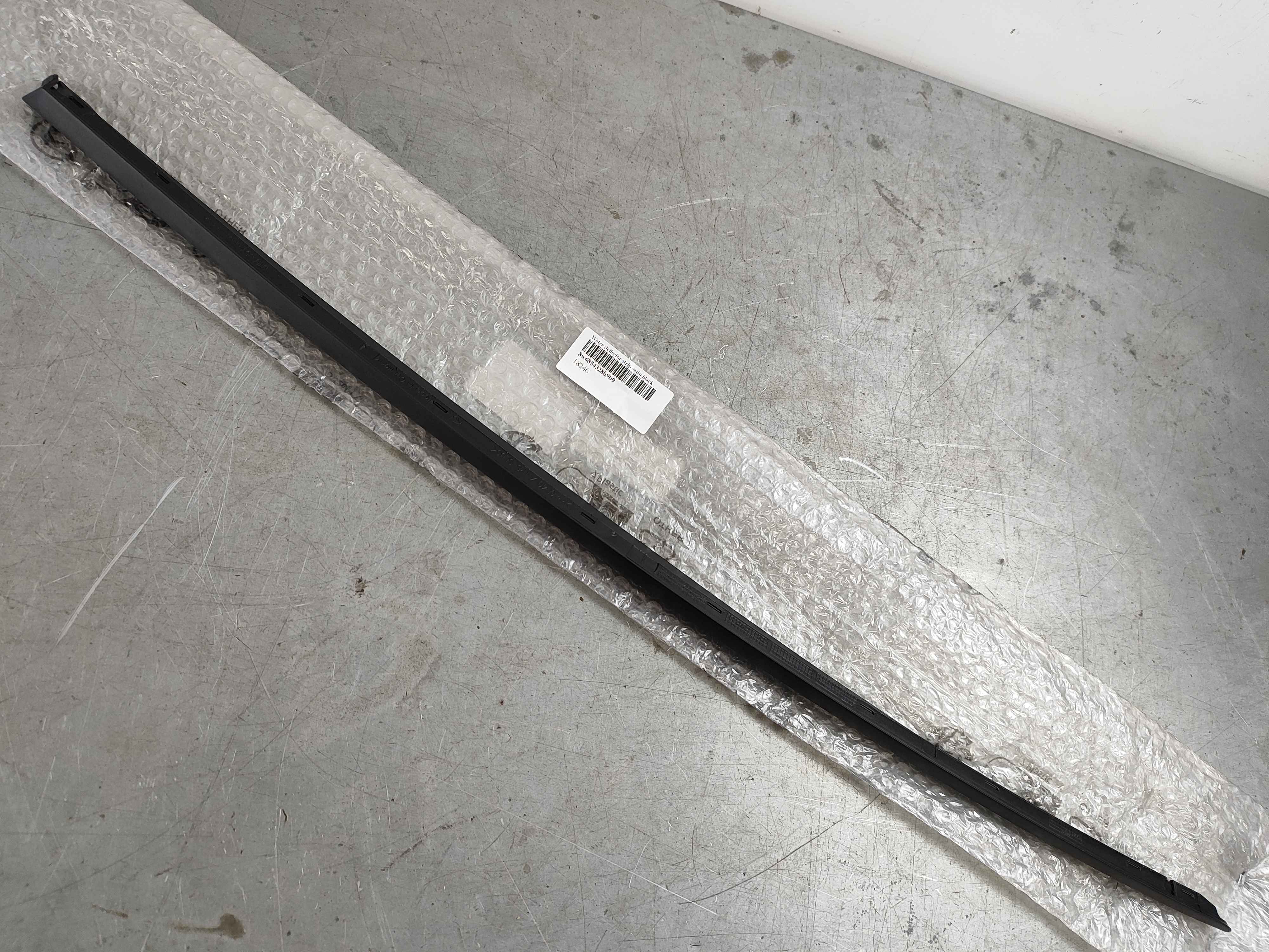 Water deflector strip satin black