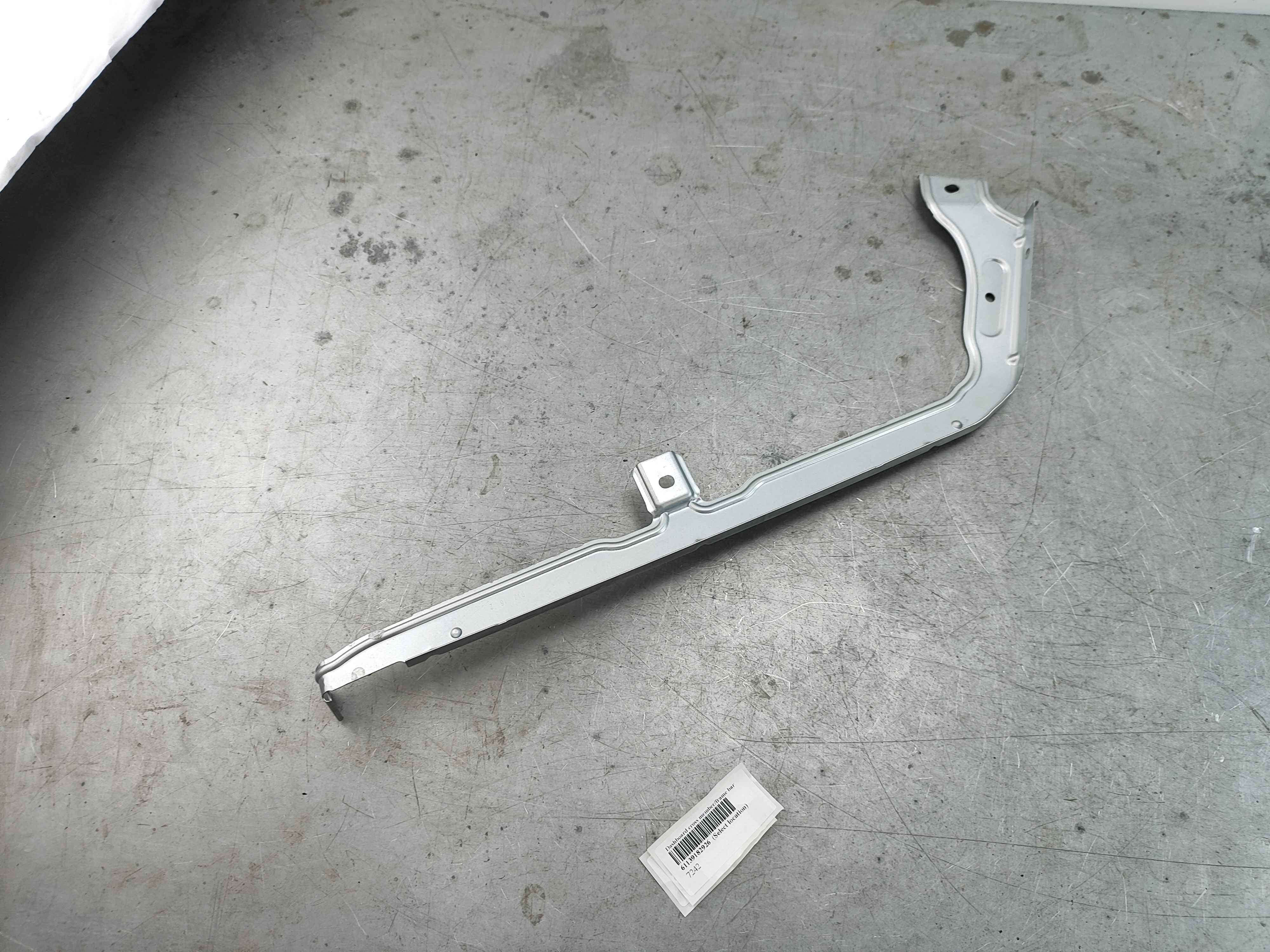 Dashboard cross member/frame bar