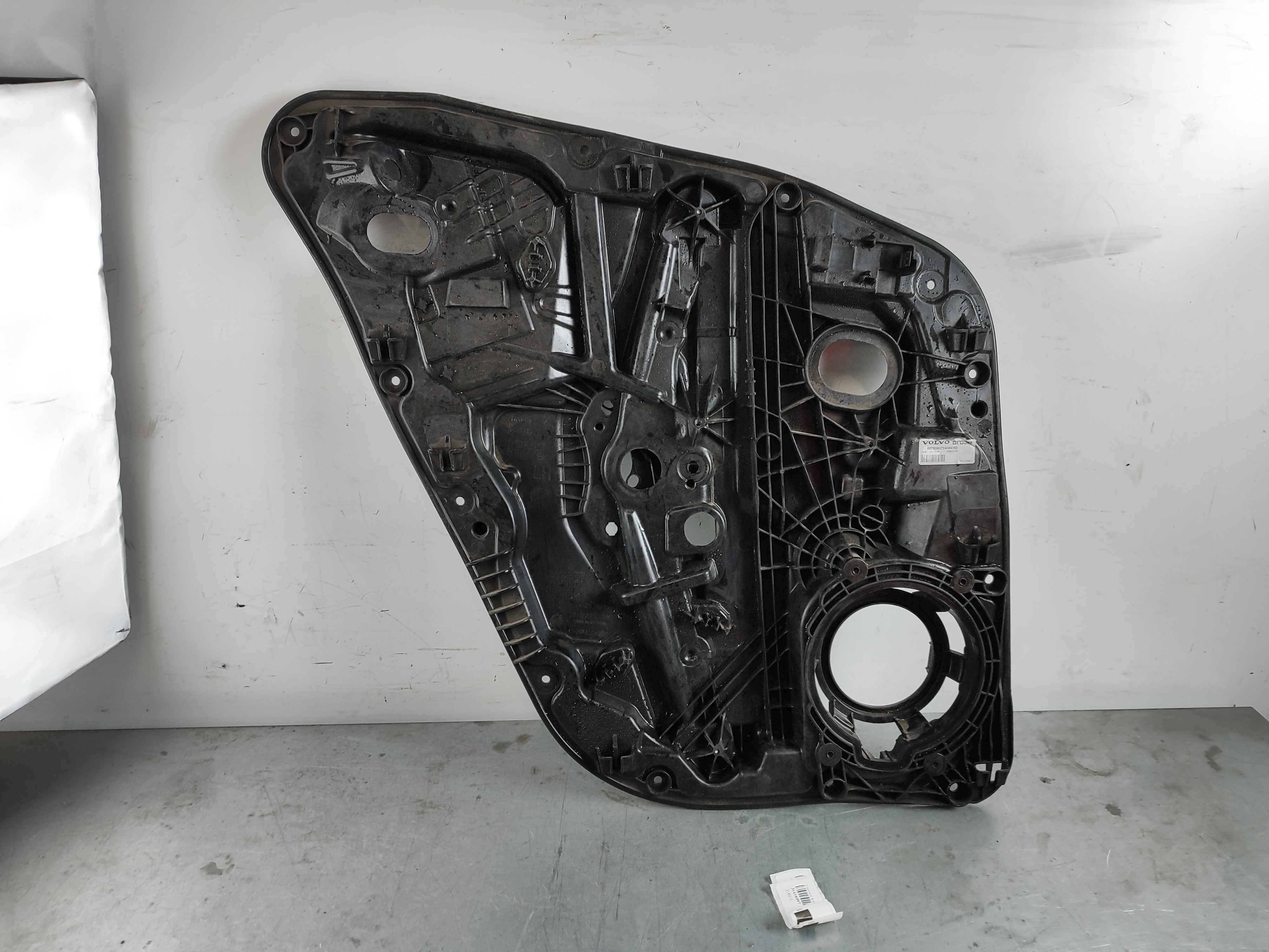 Carrier, left rear (XC60 (18-))