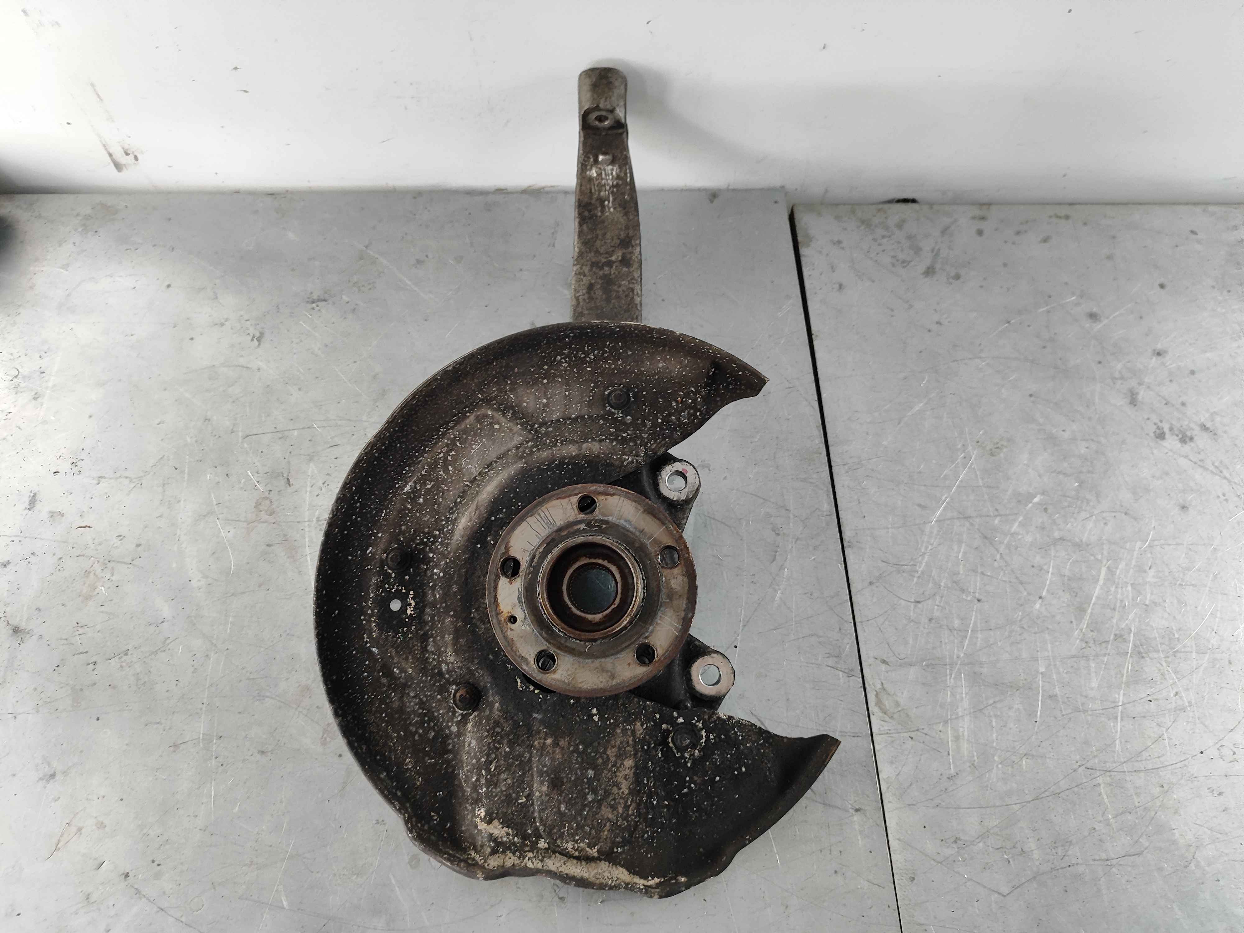 Steering knuckle, right (XC90 (16-)|XC60 (18-))
