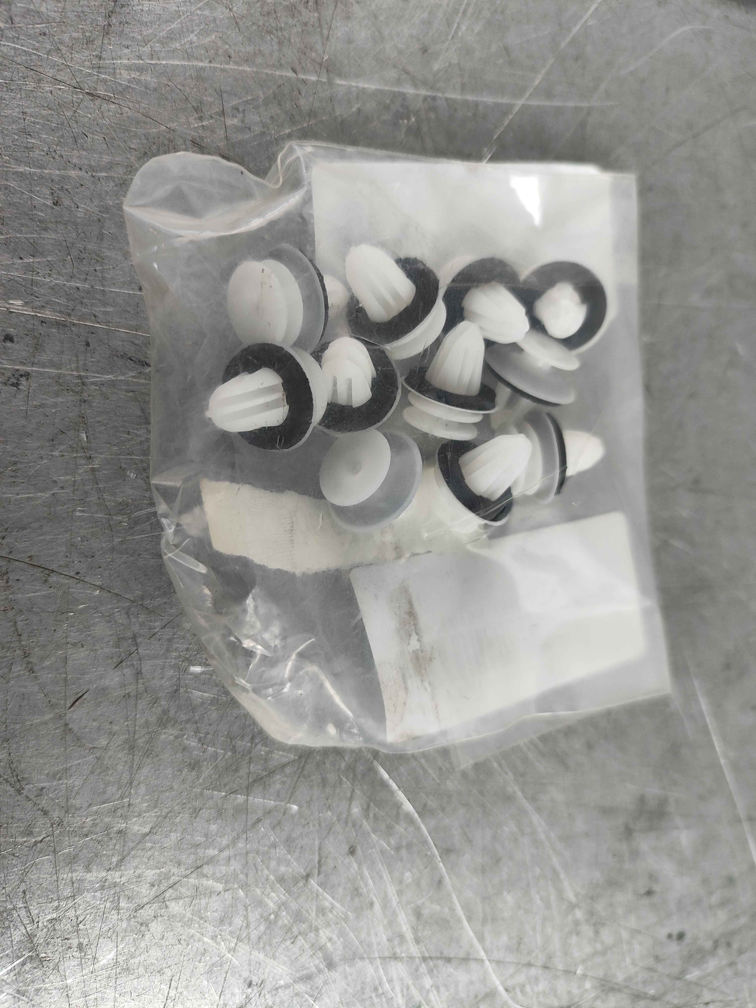 Cover Clip | Paneling Mounting, Left