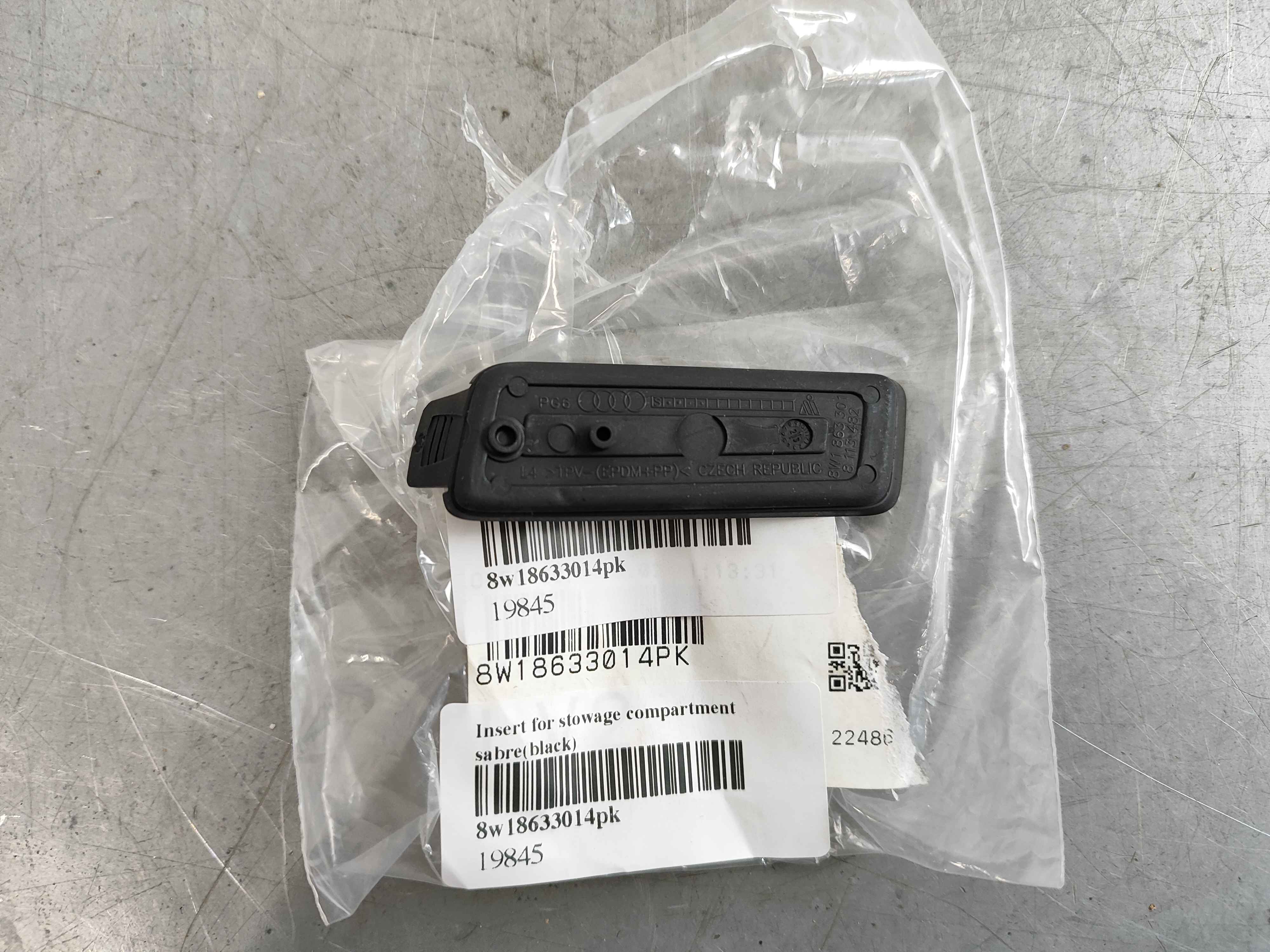 Insert for stowage compartment sabre(black)