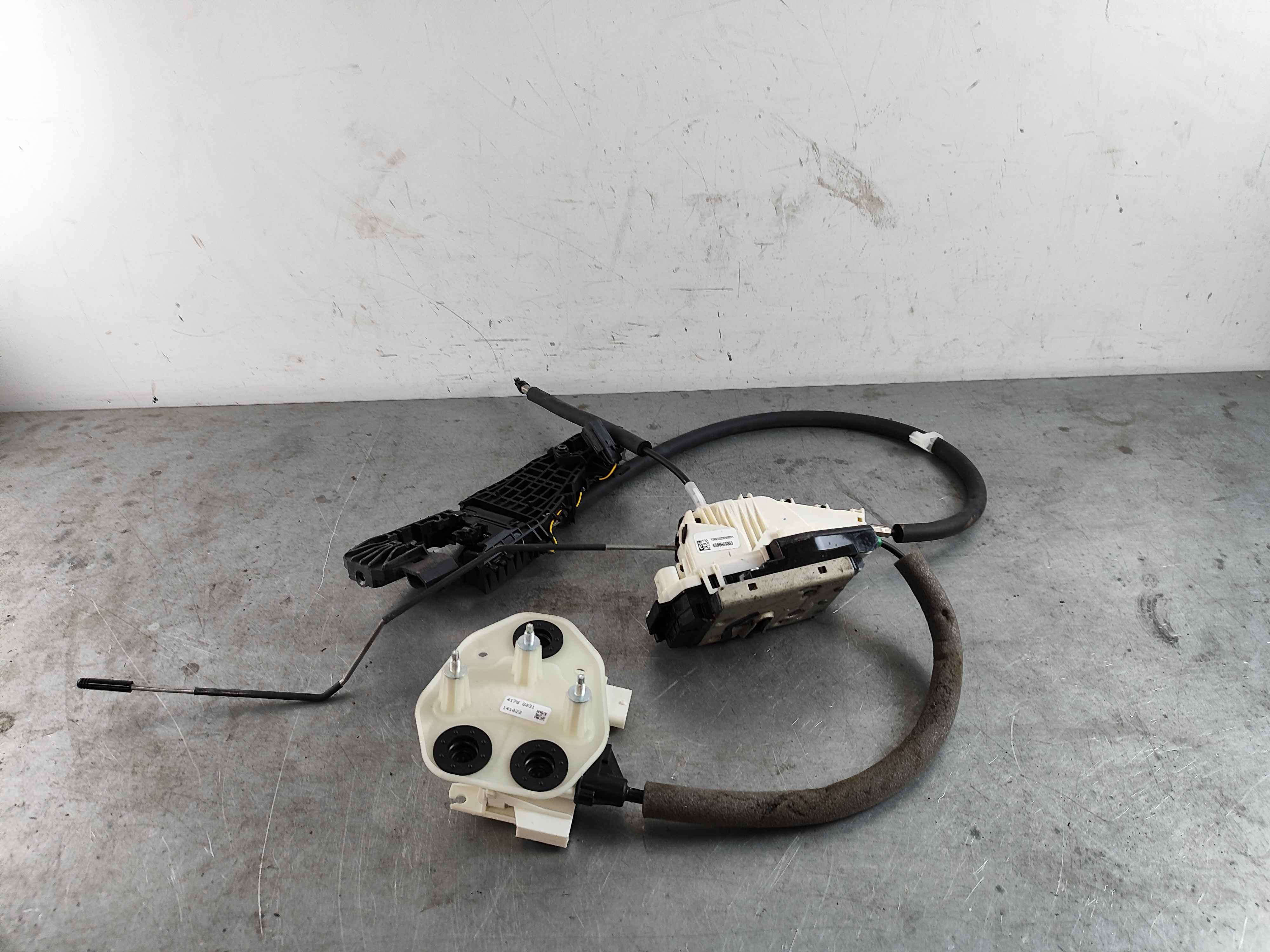 R.h. rear door lock m161