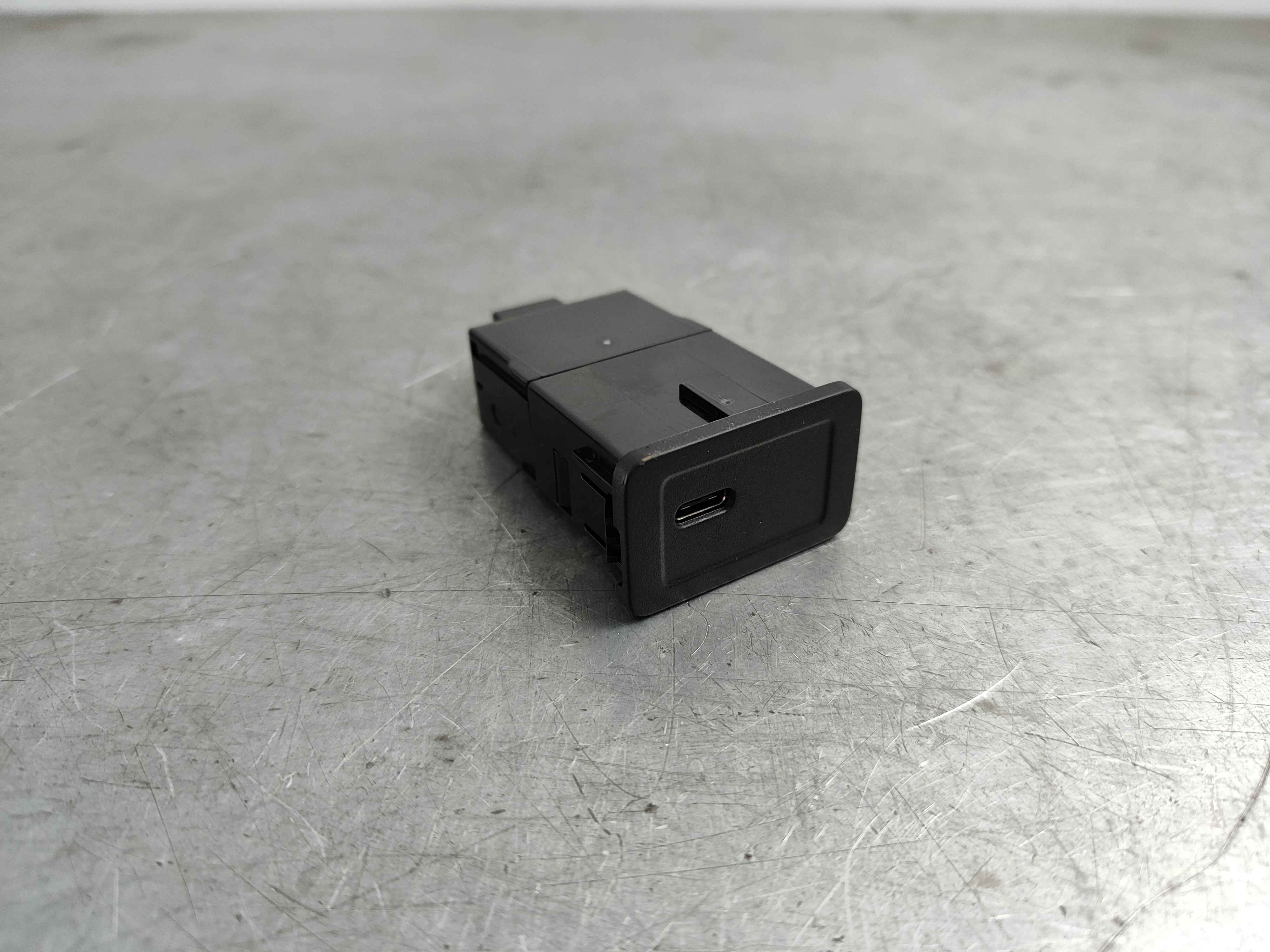 Multimedia Conn. Unit