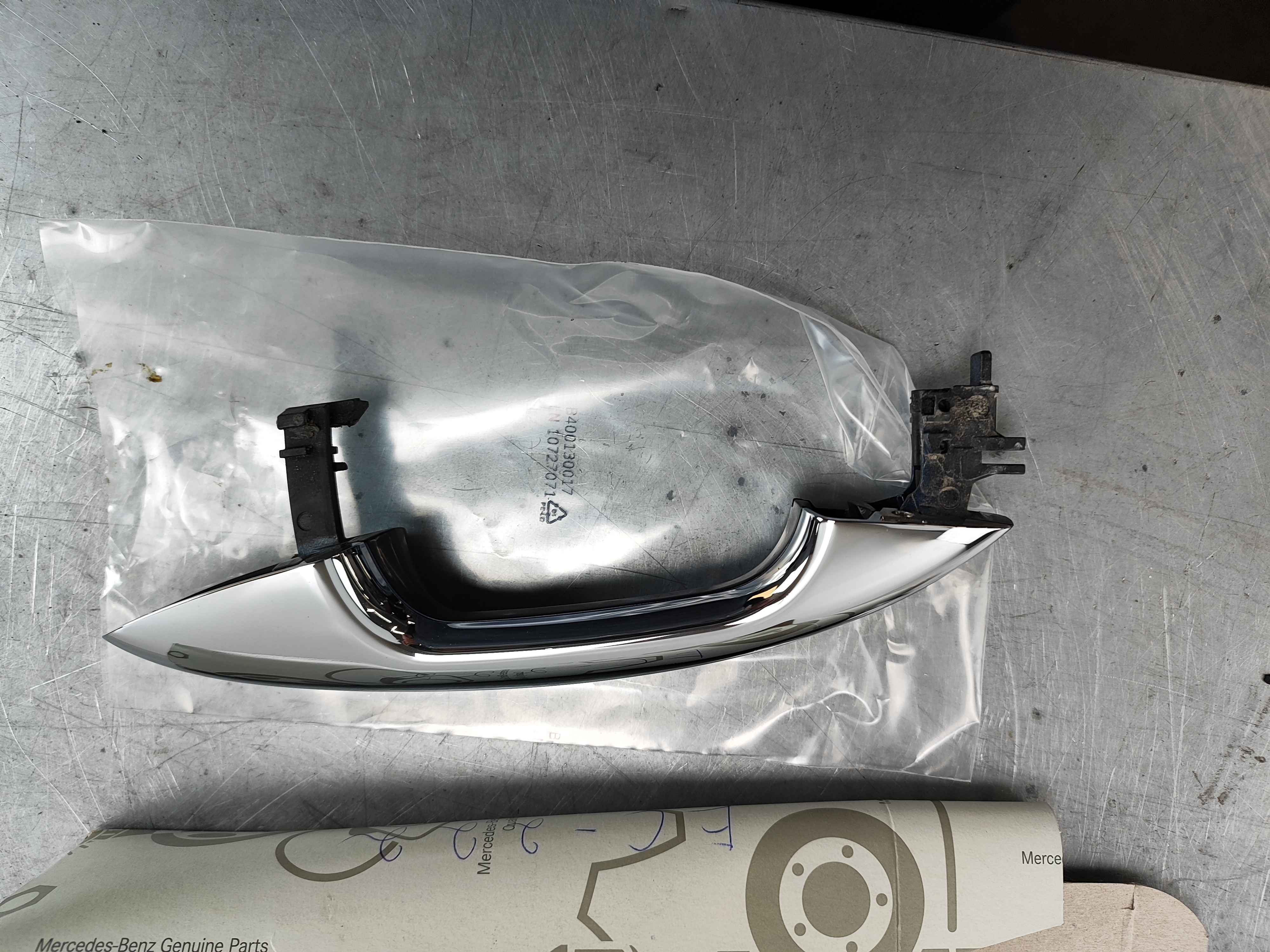 Mercedes-Benz A09976020015890