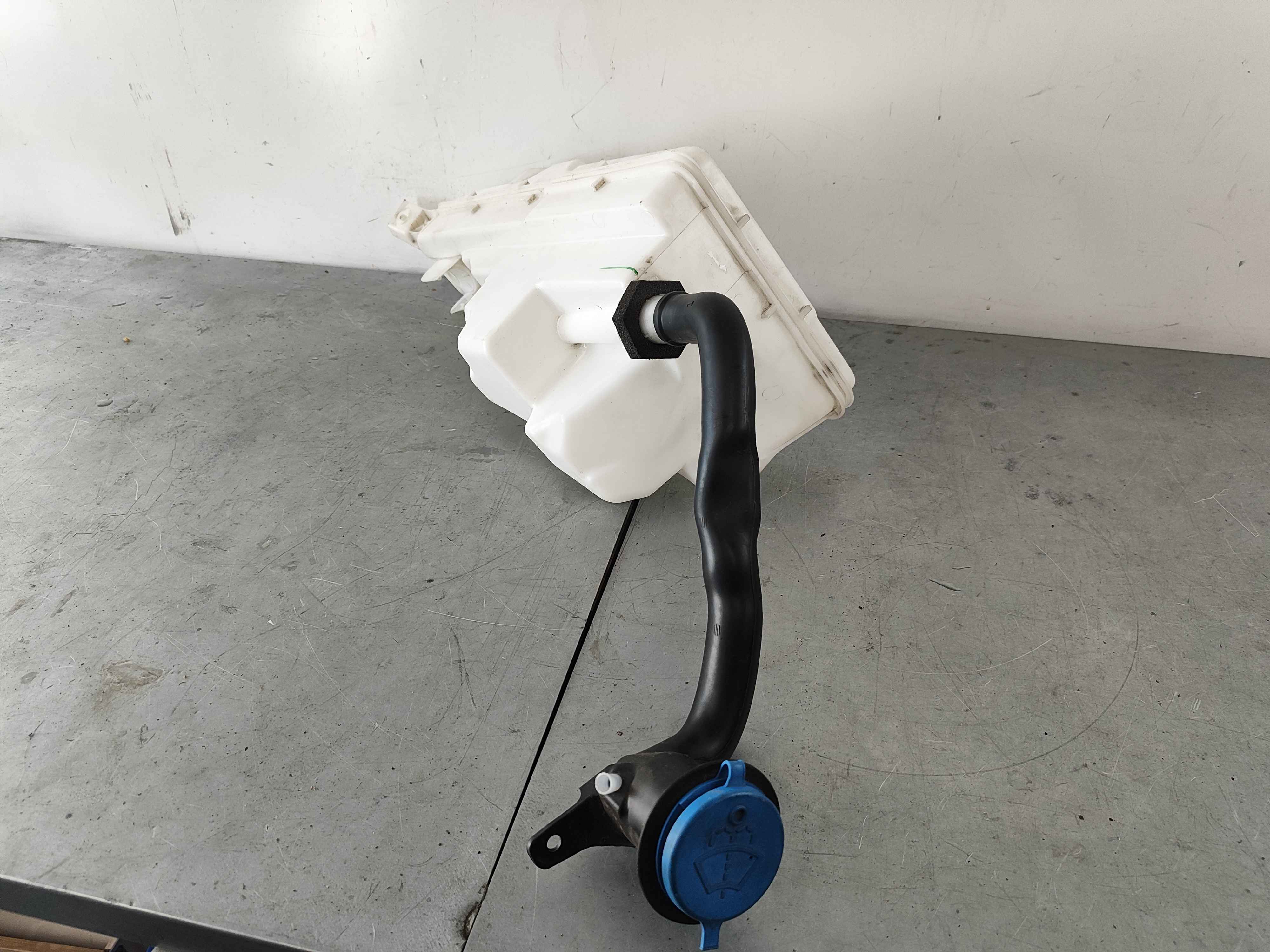 Water reservoir (XC60 (18-))
