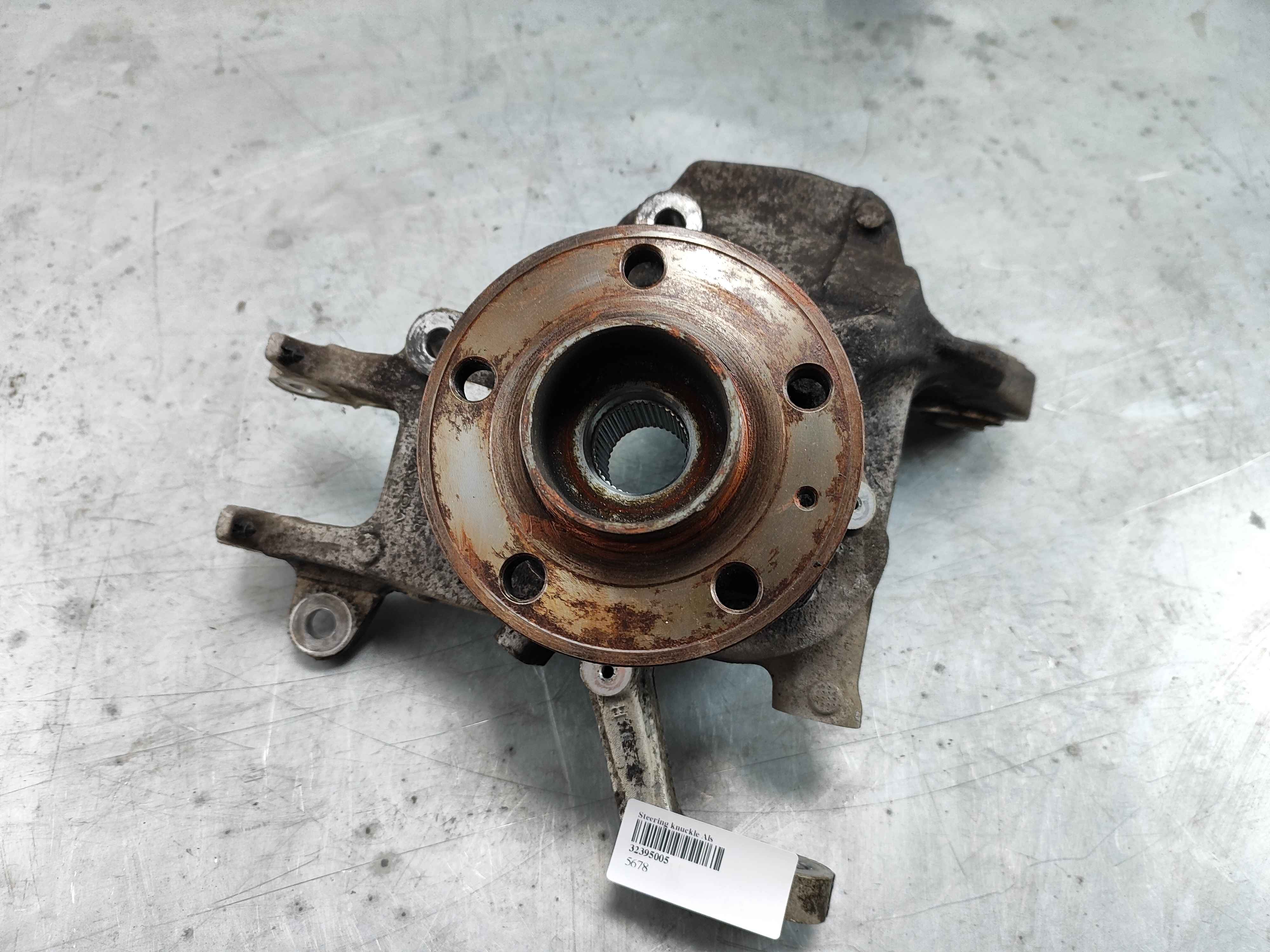 Steering knuckle Also order 1 pcs 30640964 right