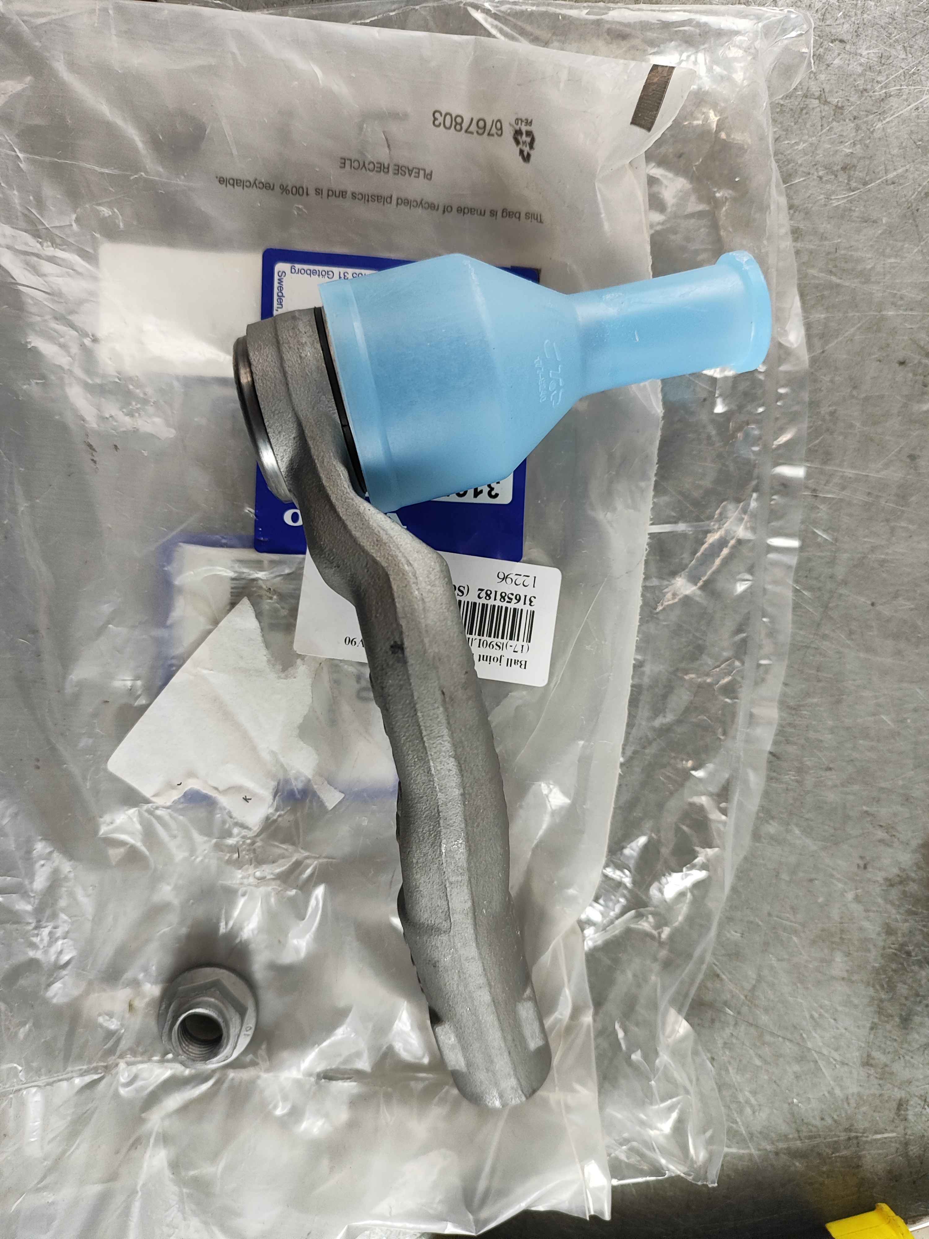 Ball joint kit, right (S90 (17-)|V90 (17-)|S90L|Polestar 1 )