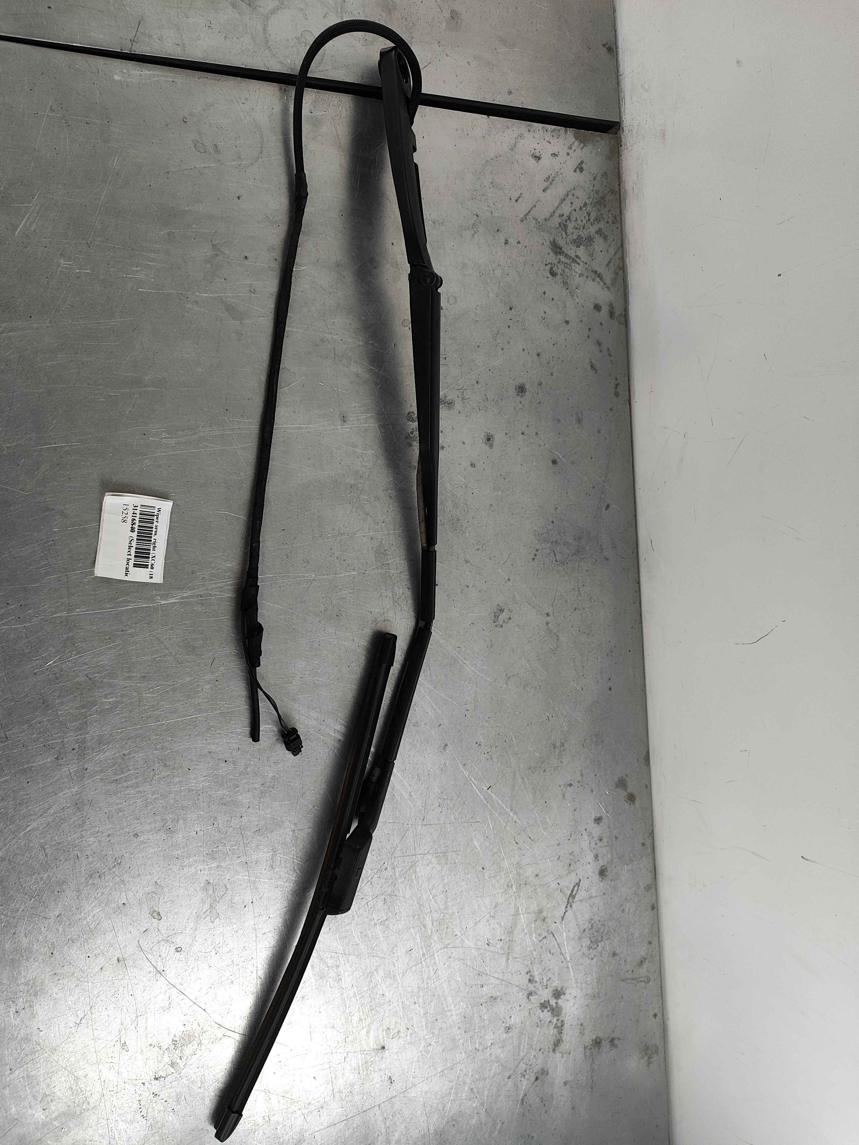 Wiper arm, right (XC60 (18-))