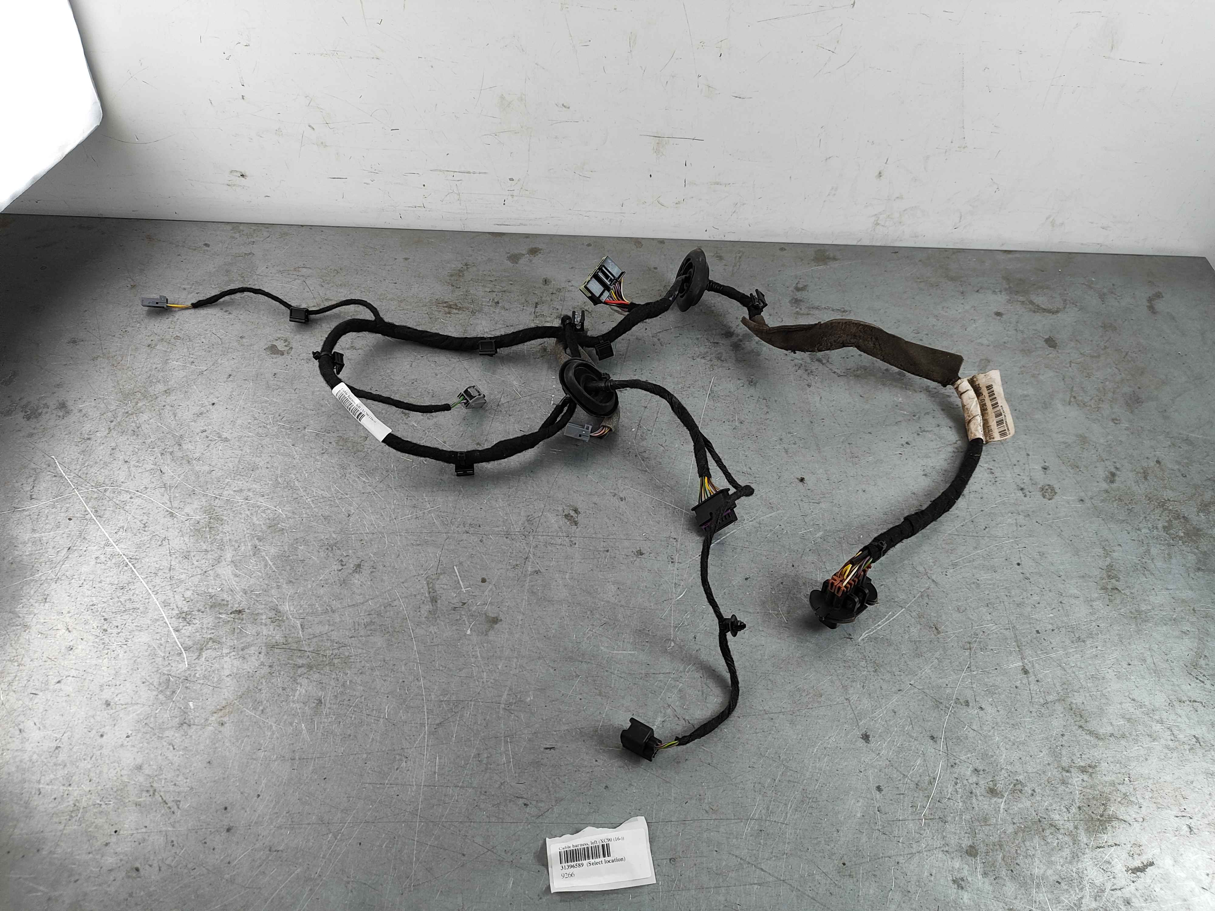 Cable harness, left (XC90 (16-))