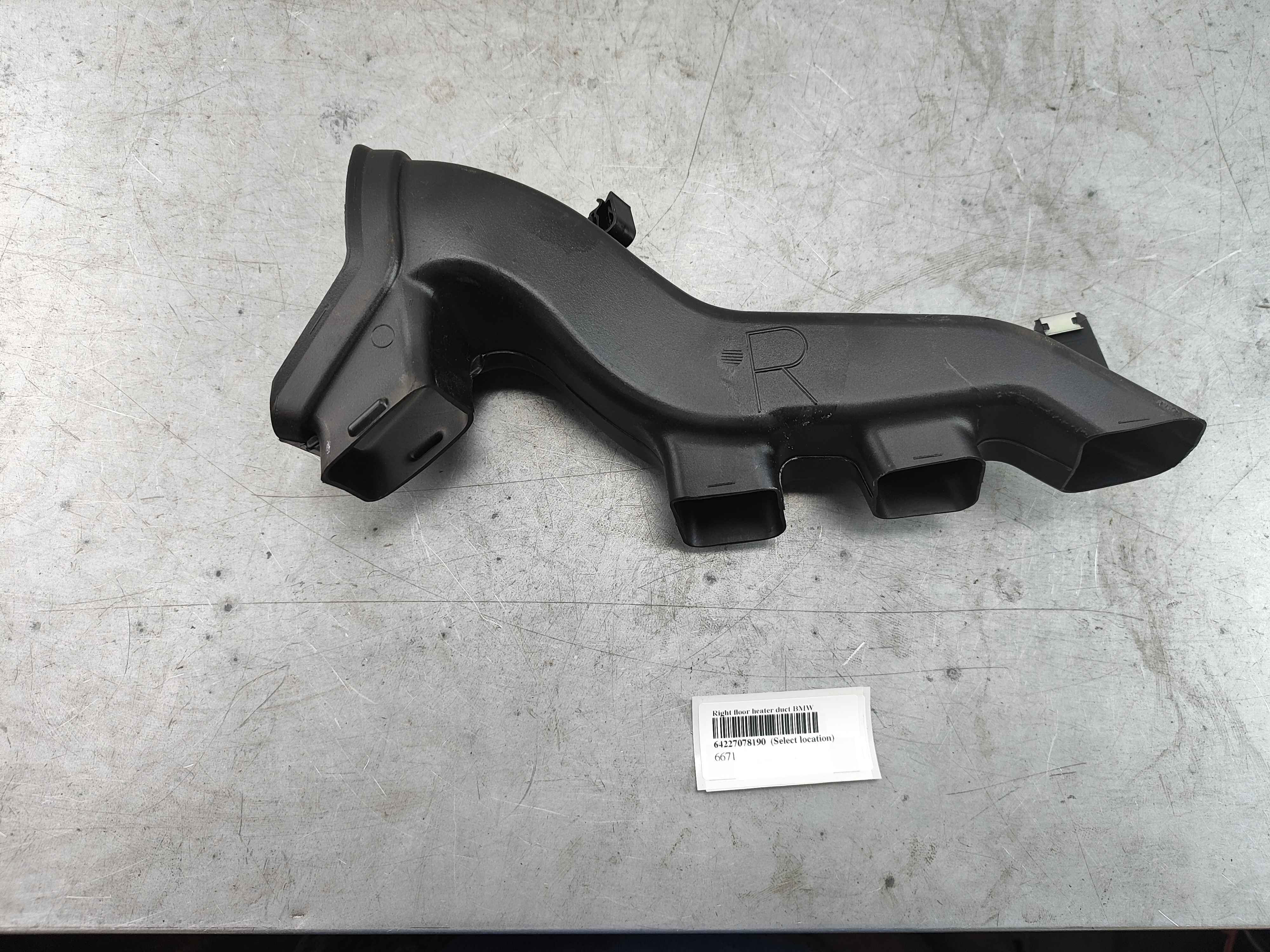 Right floor heater duct BMW