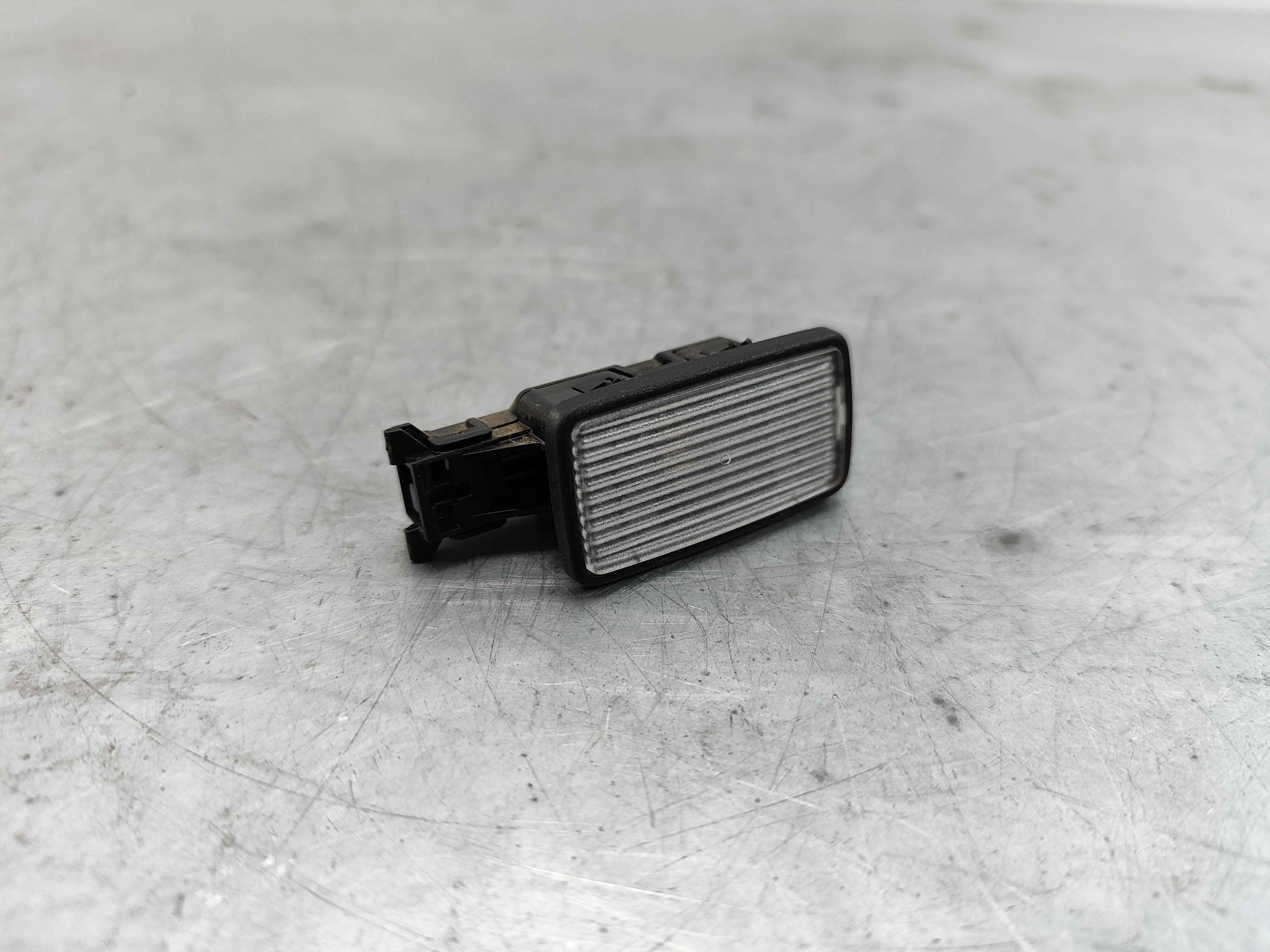 Lamp body left-hand seat Variant code: PD02 front
